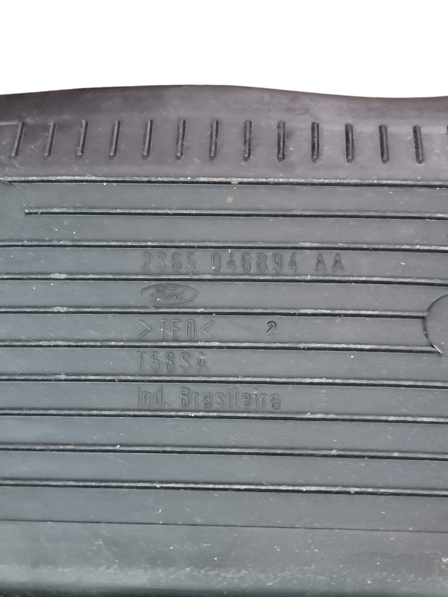 Borracha Console Central Ford Fiesta Se 2014 2s65046b94 3
