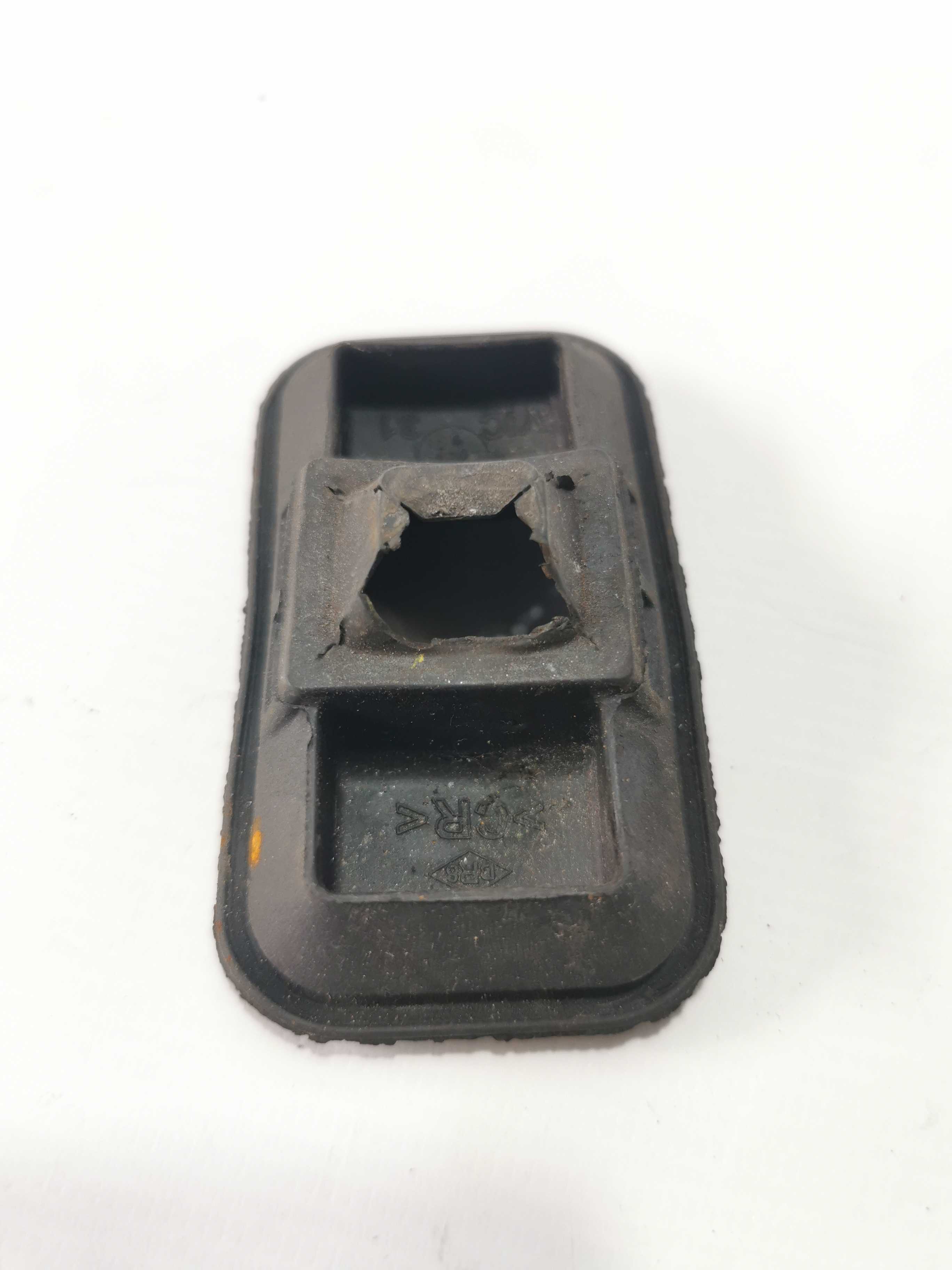 Batente Porta Dianteira Direita Sandero Stepway 8200574748 3