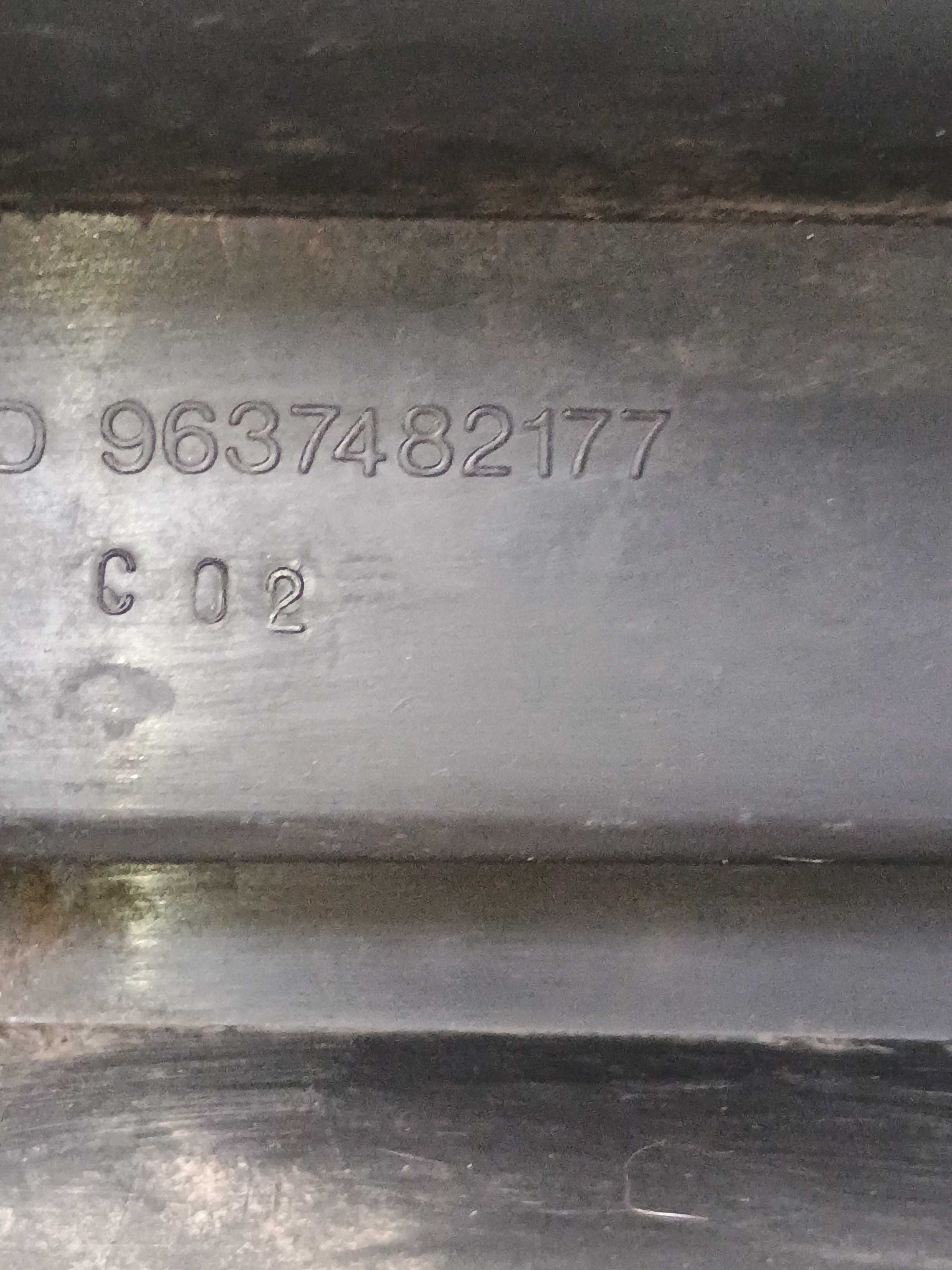 Suporte Direito Tampão Bagagito Peugeot 307 2006 Com Detalhe Preto 7