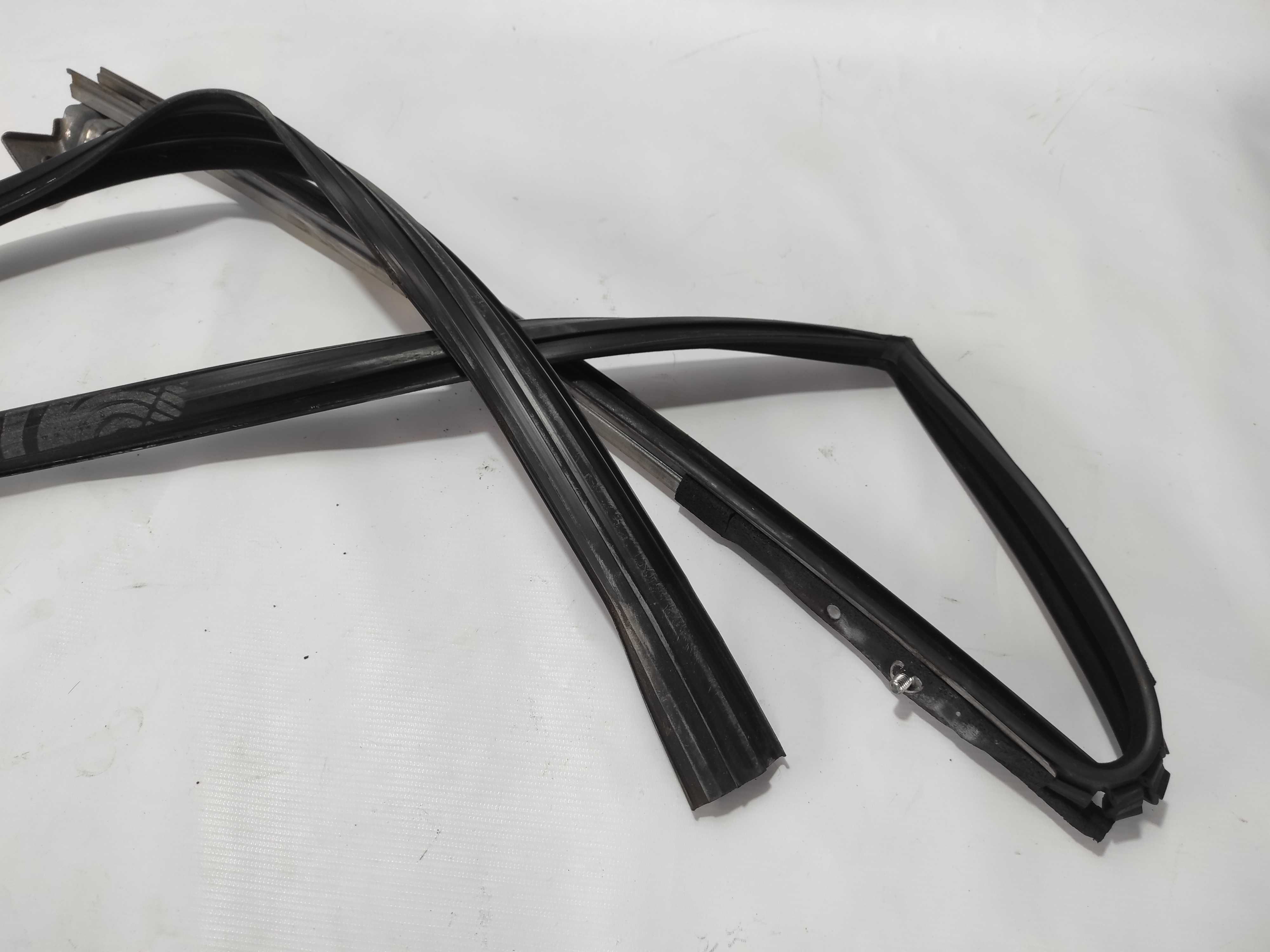 Guia Do Vidro Traseiro Direito Honda Fit Ex 2010 3