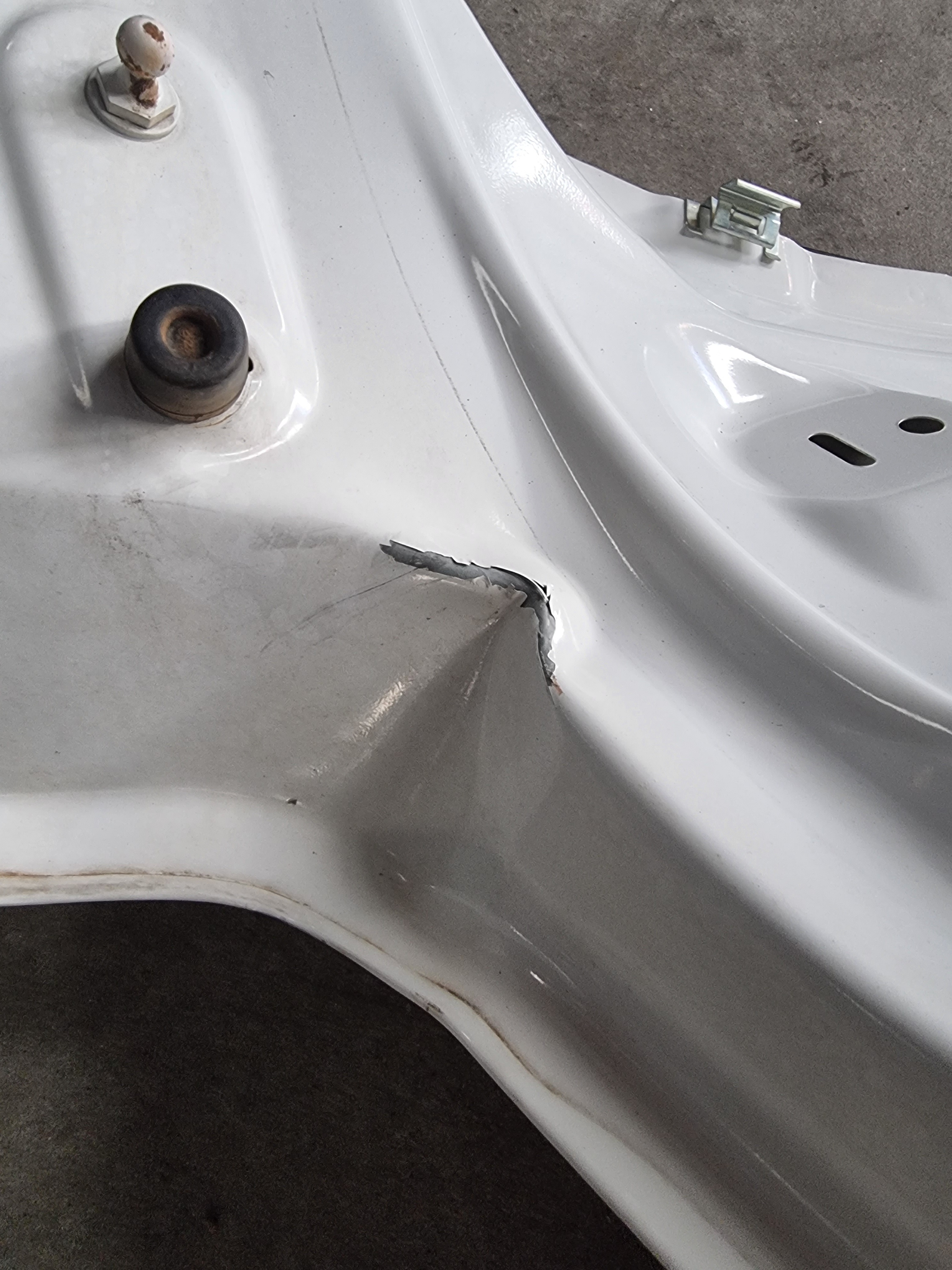 Tampa Traseira Gm Onix Joy 2019 Com Detalhe 6