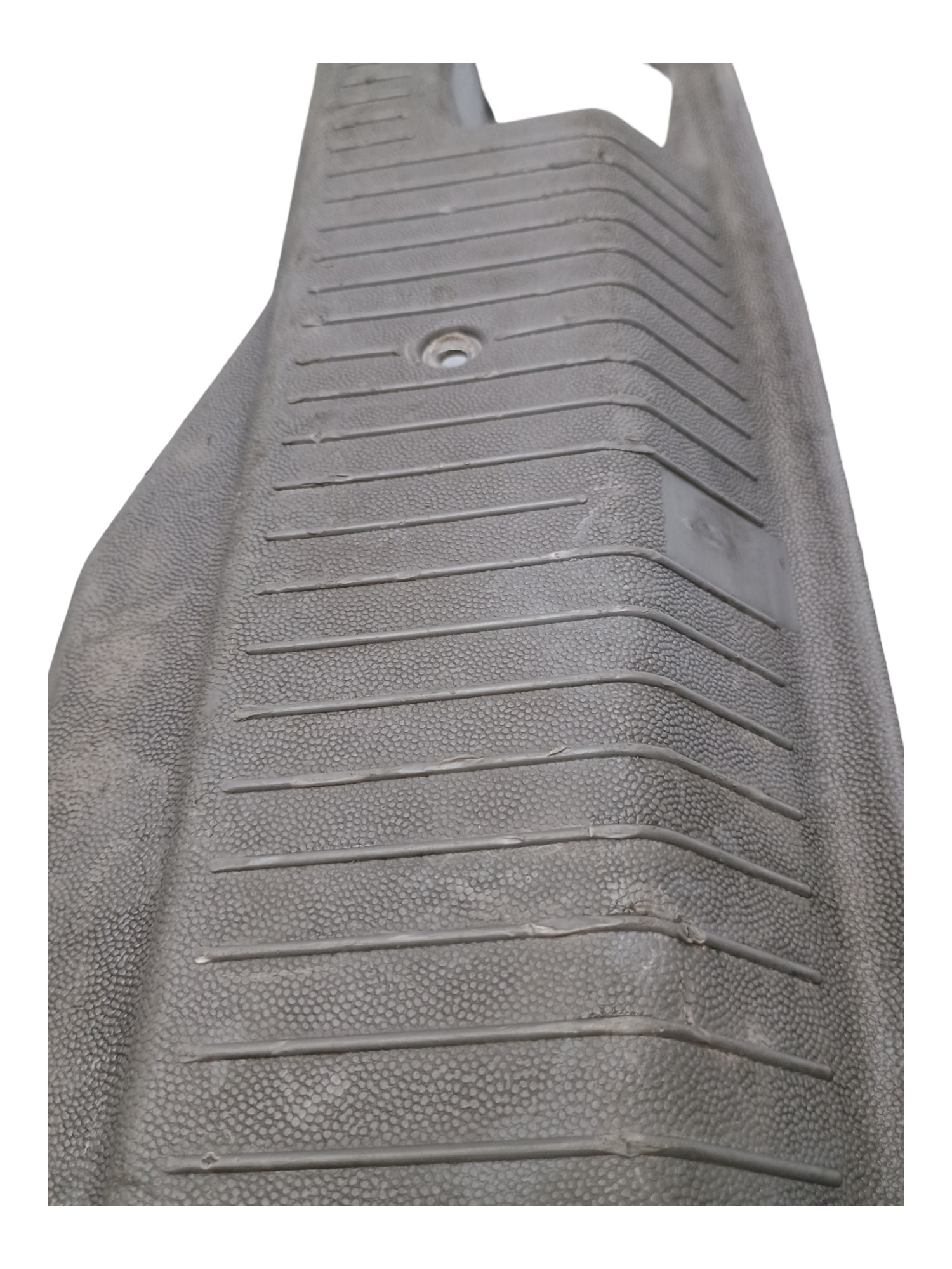 Moldura Inferior Porta Malas Gm Meriva 2003 Com Detalhes  Cinza 8