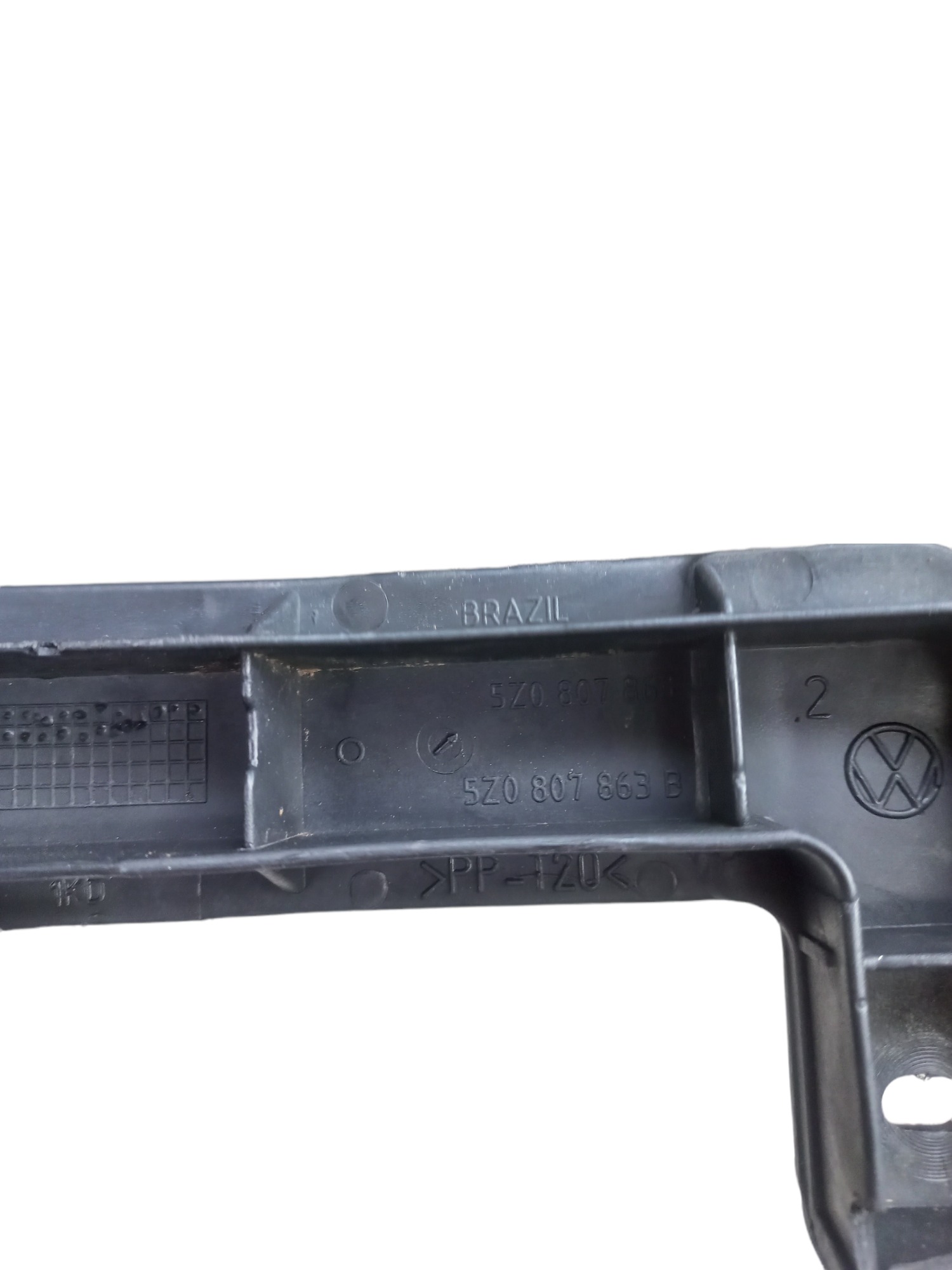 Guia Para-choque Tras. Central Volkswagen Fox 2008 5z0807863 3