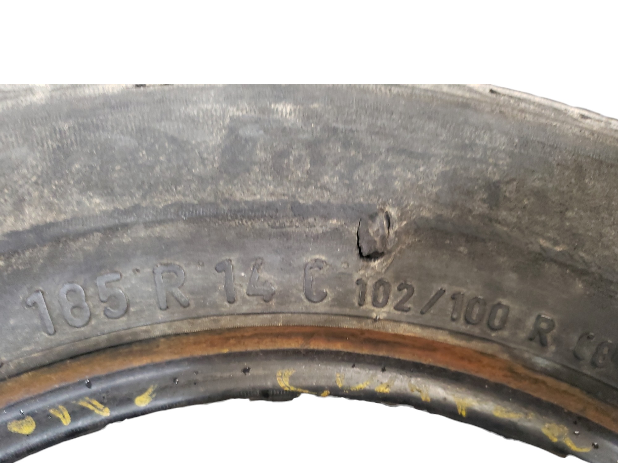 Pneu Usado 185 R14c 102 100r A1 3