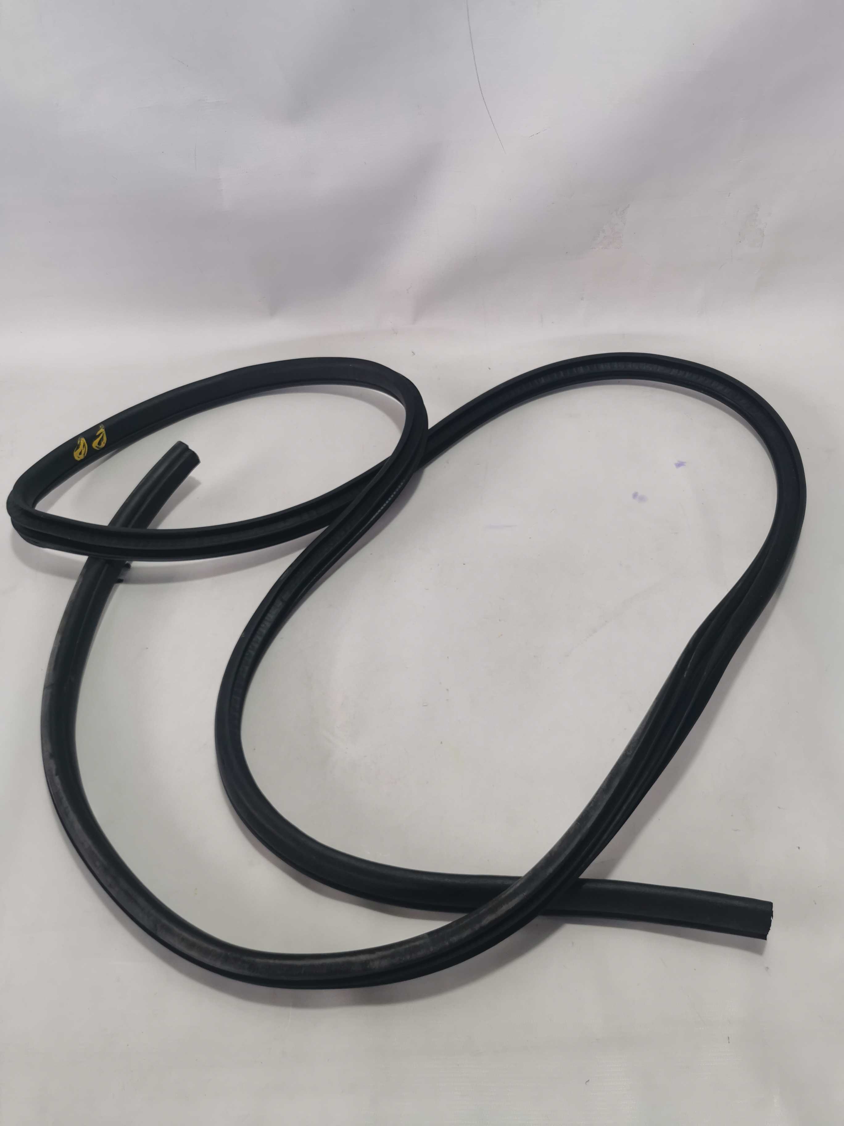 Borracha Do Vidro Dianteiro Direito Nissan Versa 2019 1