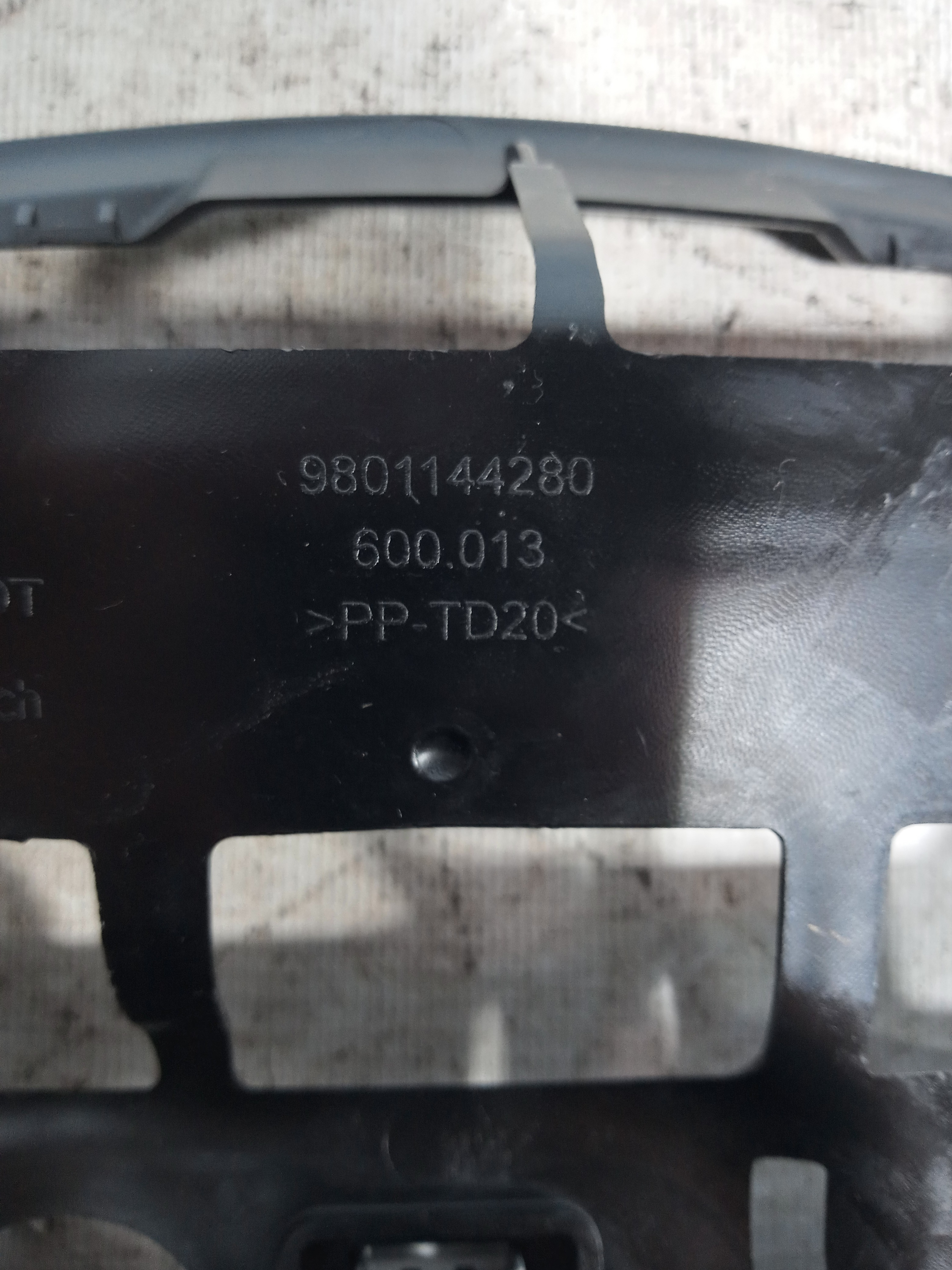 Suporte Luz De Cortesia Peugeot 208 Griffe 1.6 16v 2017 3