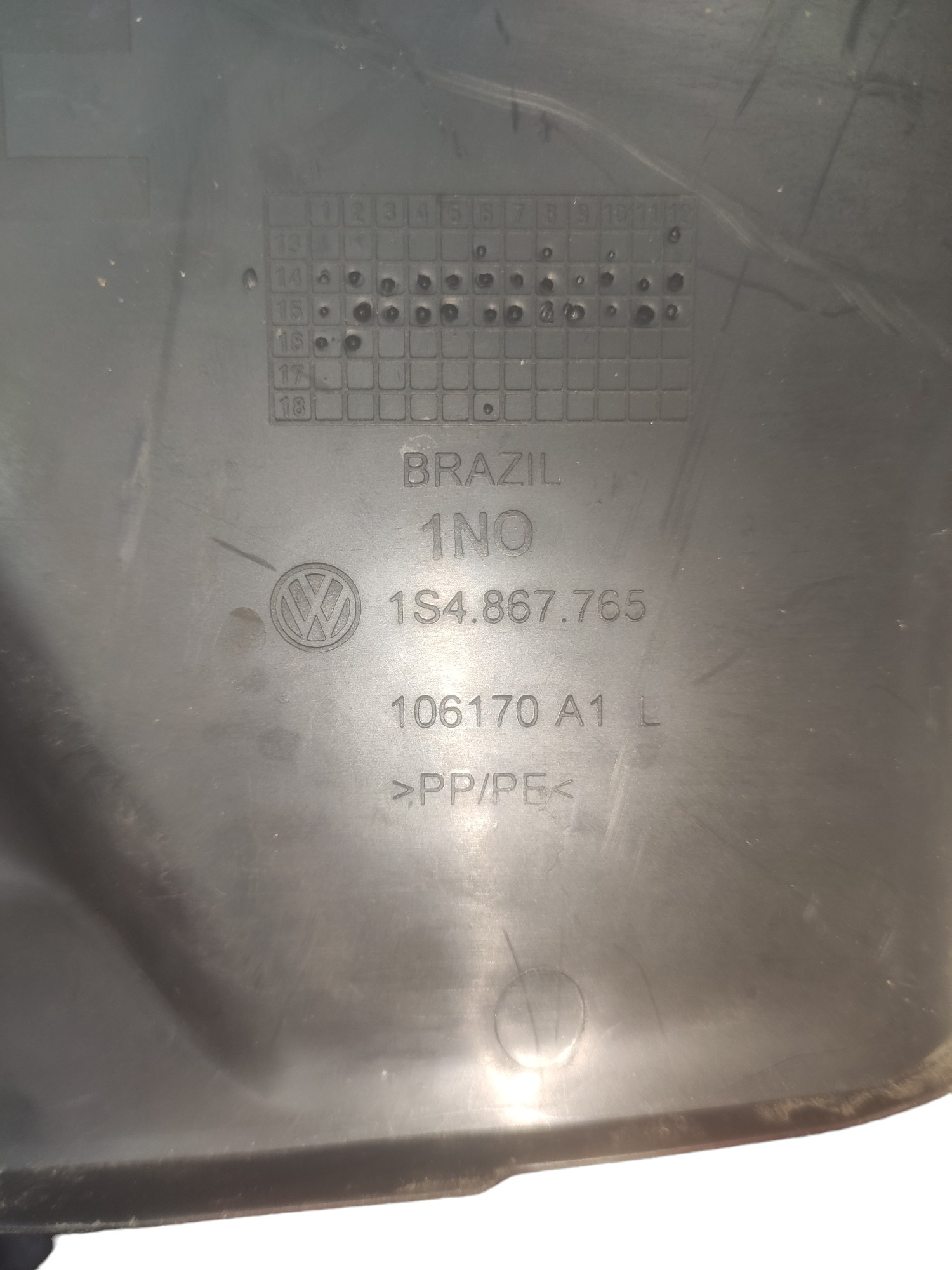 Acabamento  do porta-malas VW up move 2016 1S4867765 2