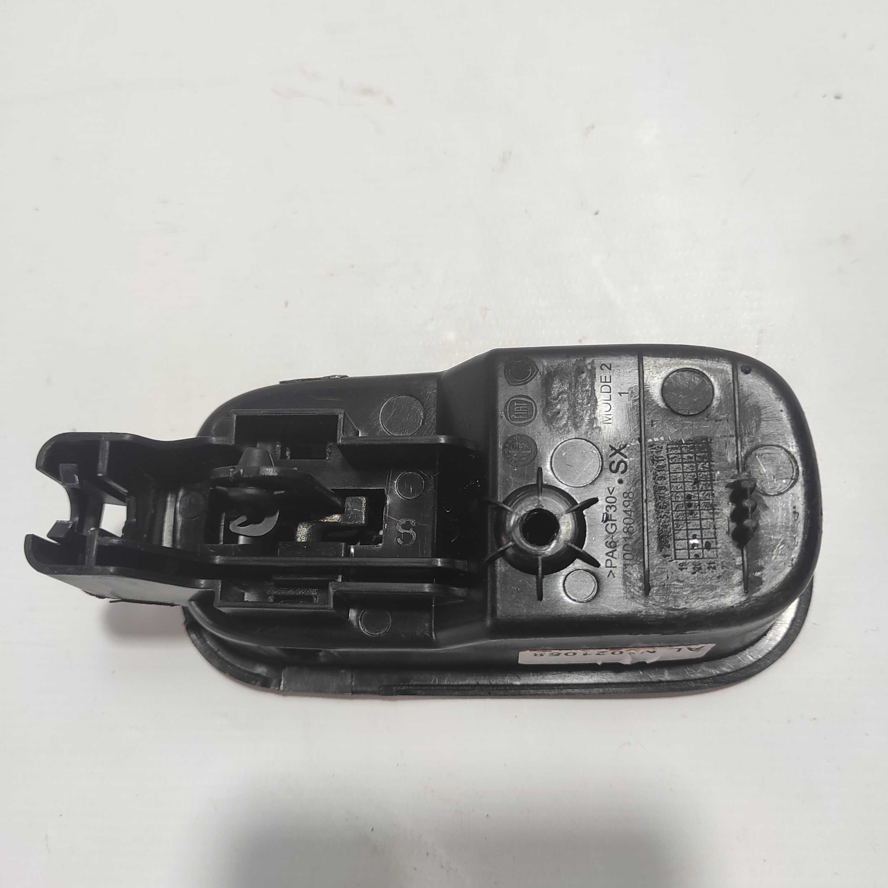 Maçaneta Interna Esquerda Fiat Mobi Like 100180498 Preto Dianteira/traseira 2