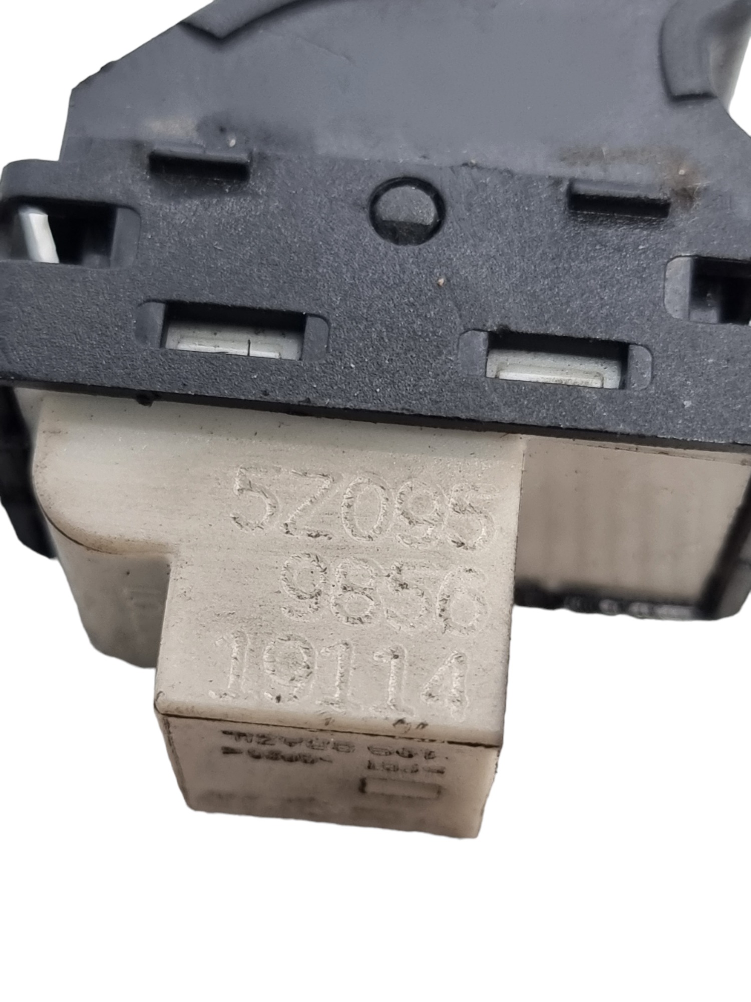 Botão Vidro Elétrico Diant. Dir. Voyage 1.6 2015 5z0959856 2