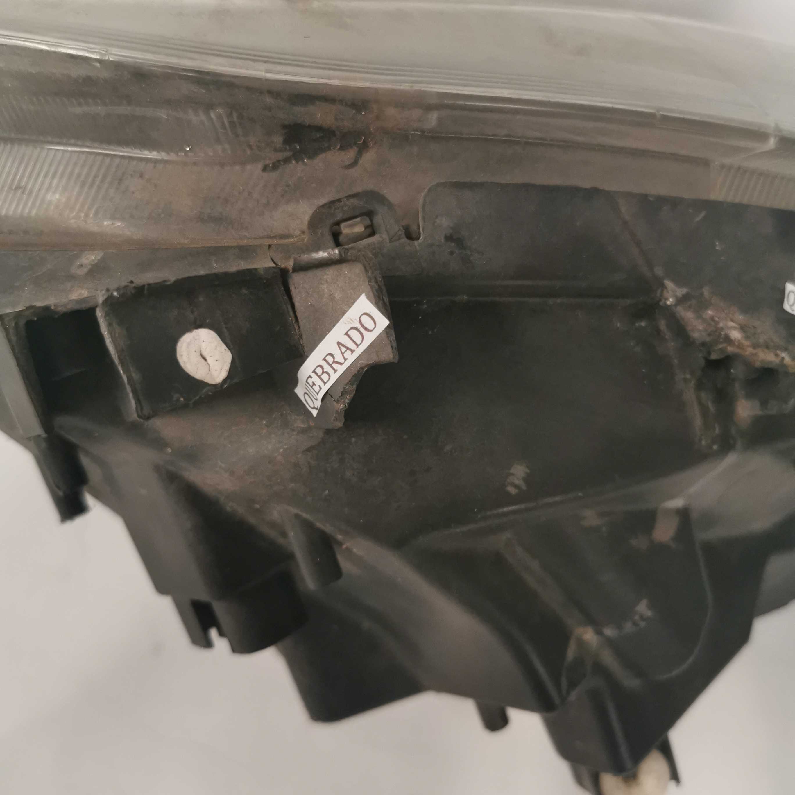 Farol Direito gm Spin 2017 3