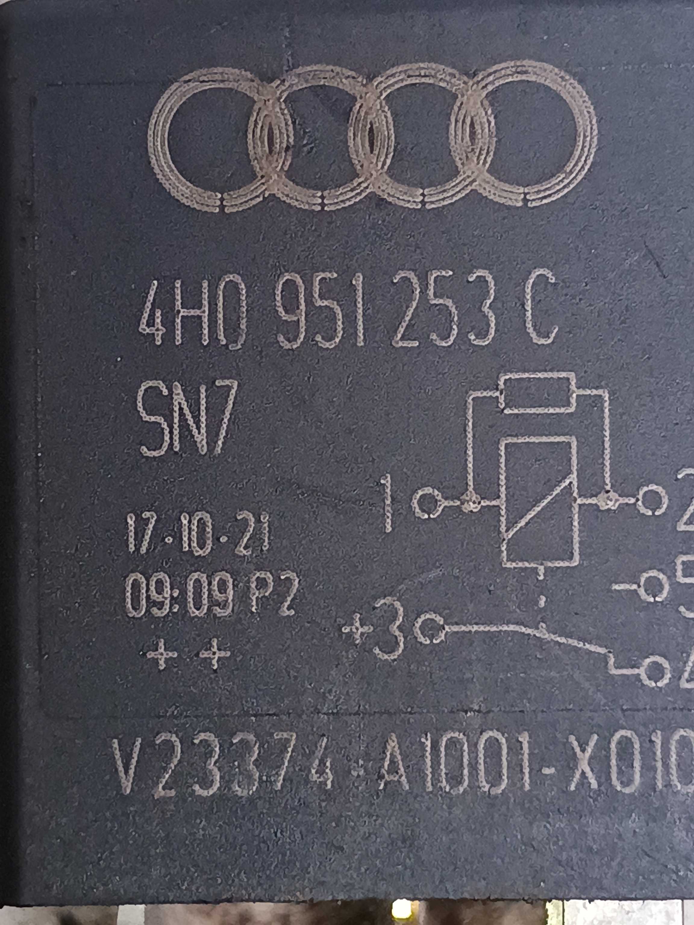 Relé Caixa De Fusíveis Vw Virtus 1.0 12v 2018 4h0951253c 4