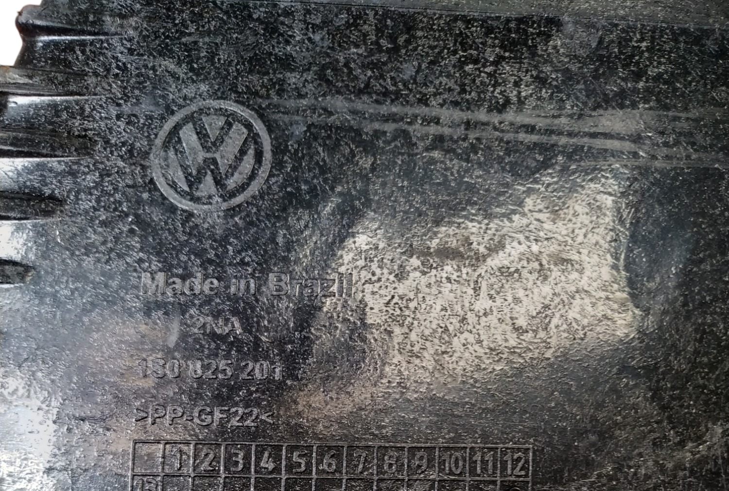 Acabamento Inf. Carroceria Esquerdo Vw Up 2015 Com Detalhe 4