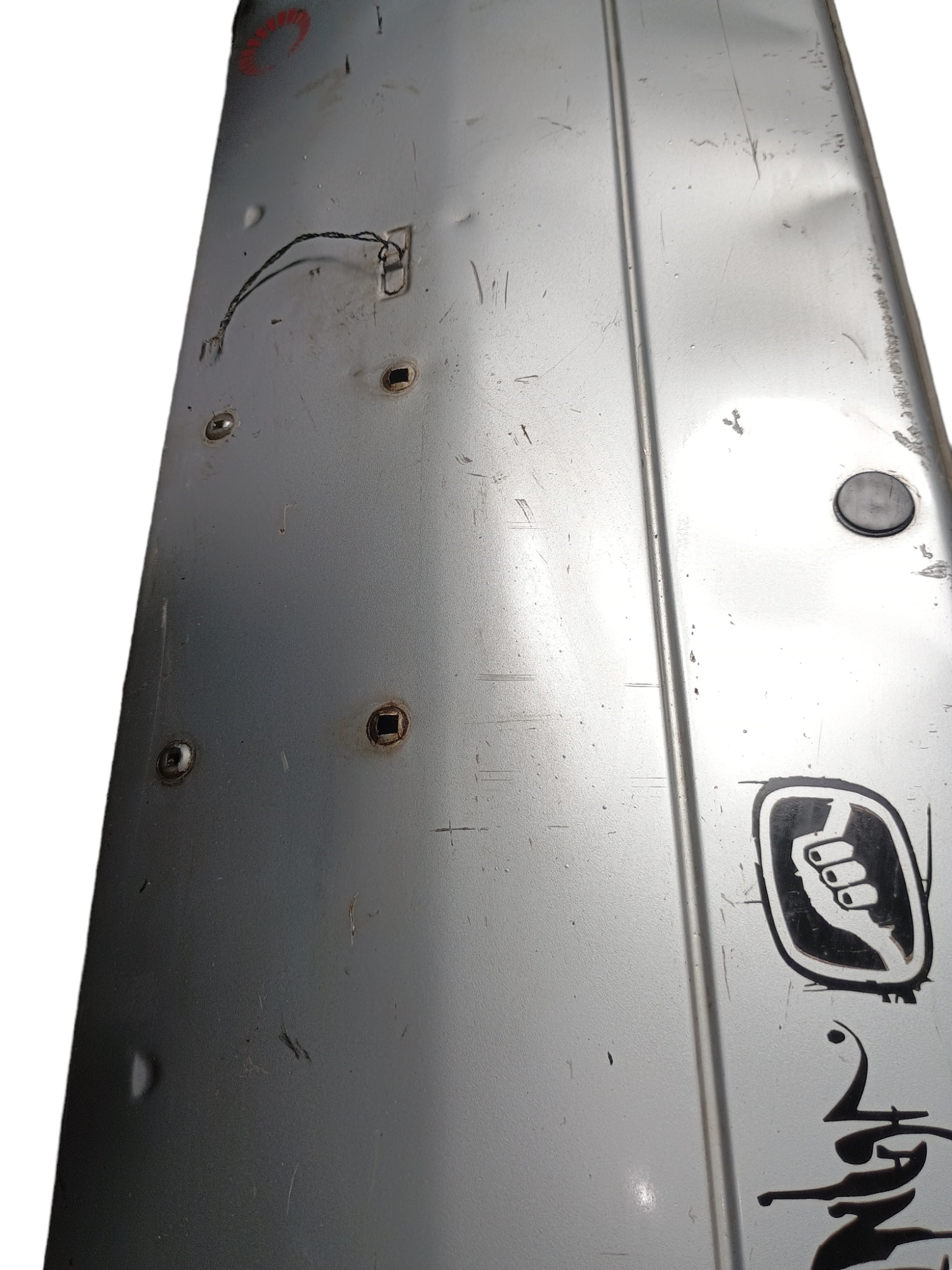 Tampa Traseira Fiat Uno Mille 2003 Com Detalhes 3