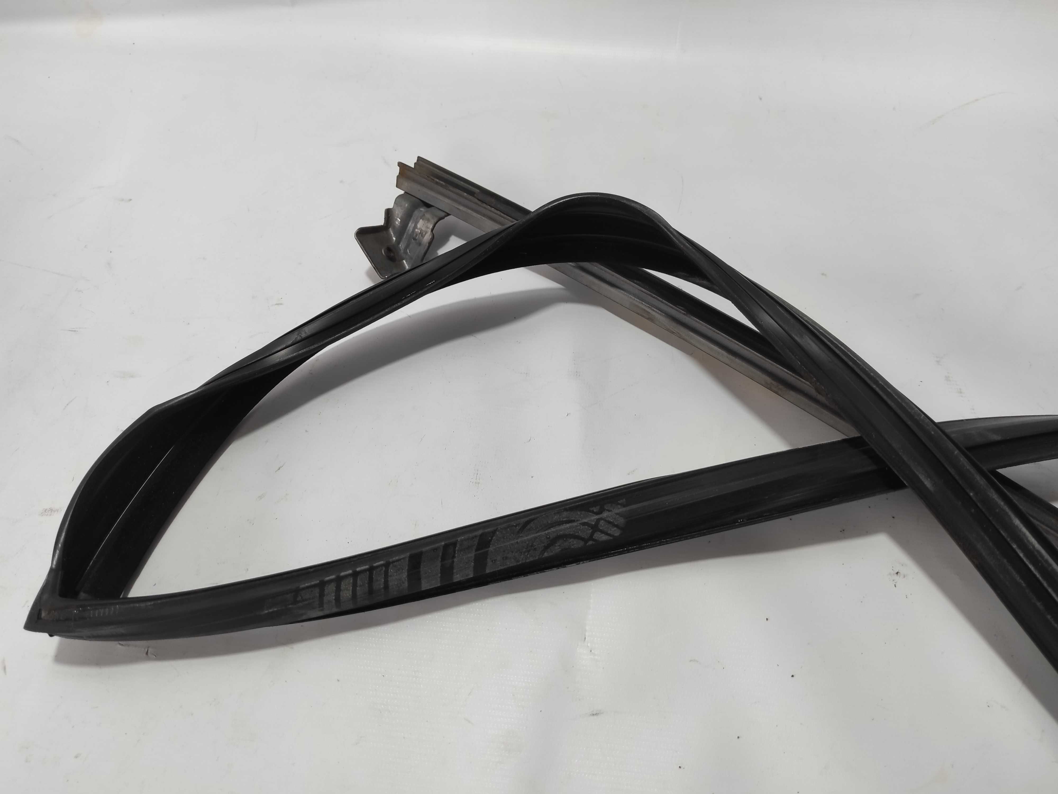 Guia Do Vidro Traseiro Direito Honda Fit Ex 2010 2