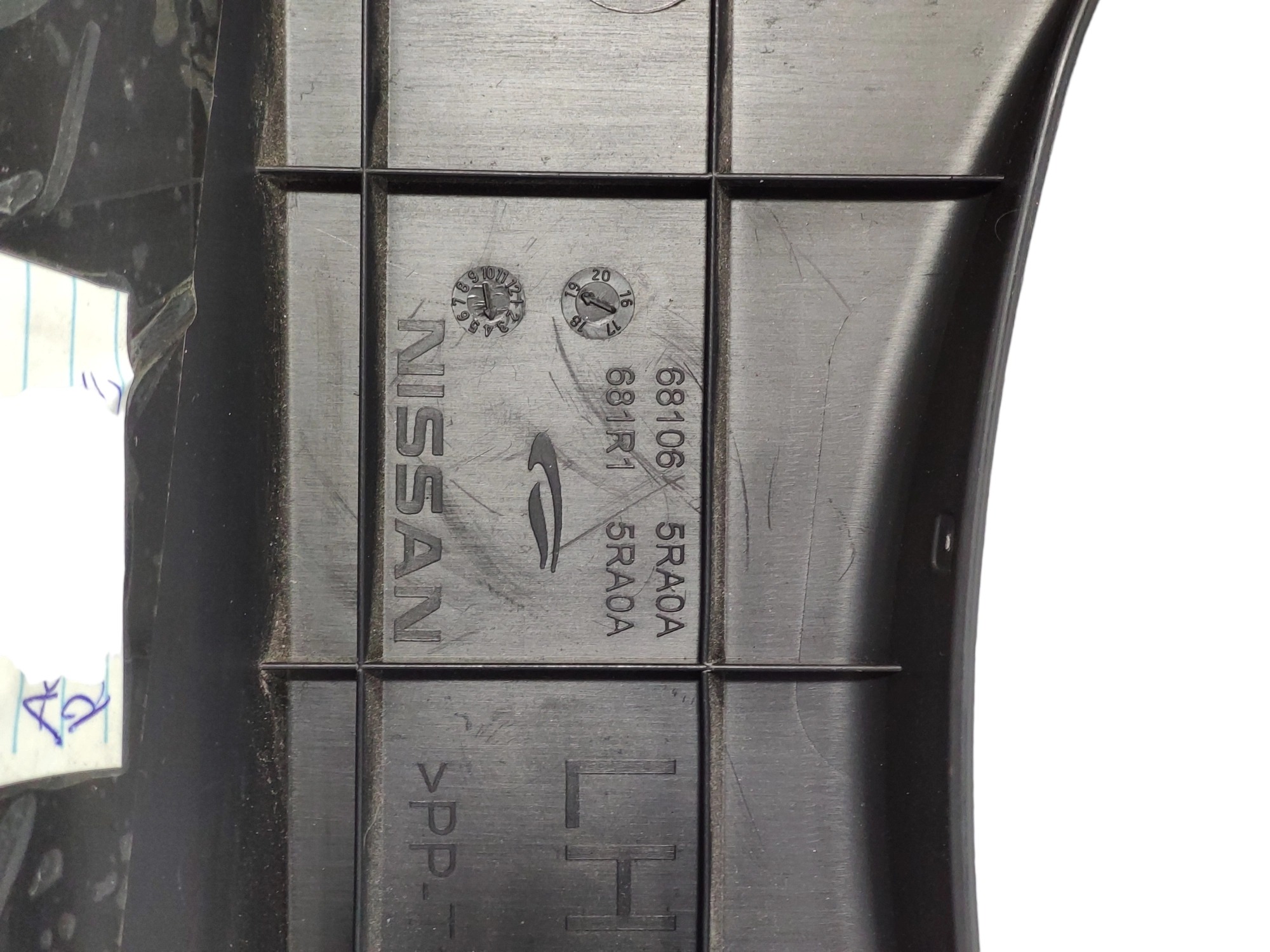 Acabamento Esq Painel nissan Kicks S 2019 681065ra0a C/detalhe 3