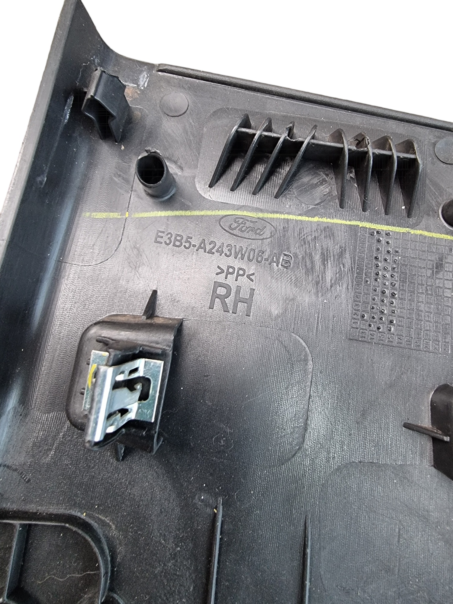 Moldura Coluna Central Direita Ford Ka 2018 E3b5a243w06ab 3