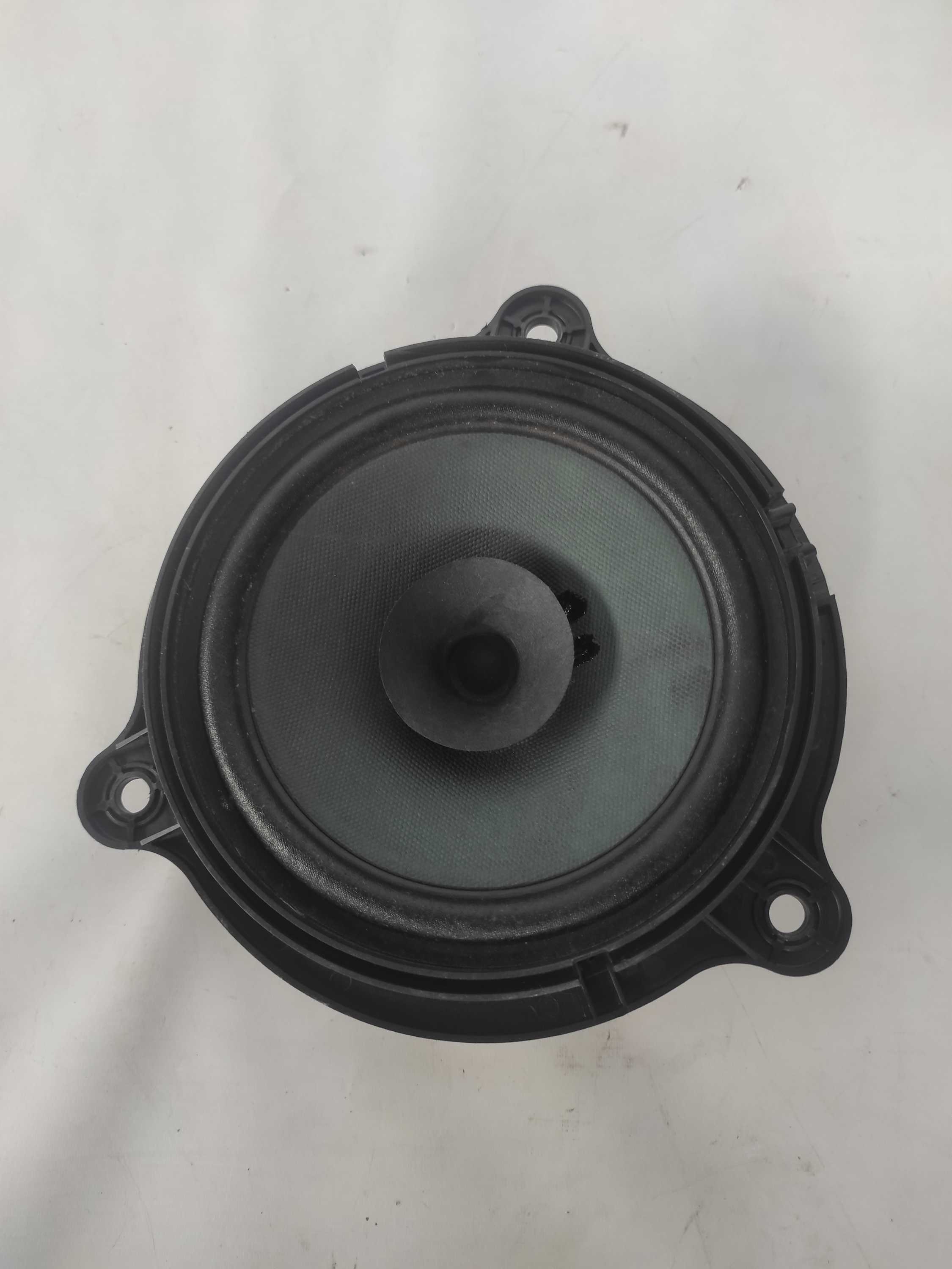 Auto-falante Nissan Versa 2019 Preto