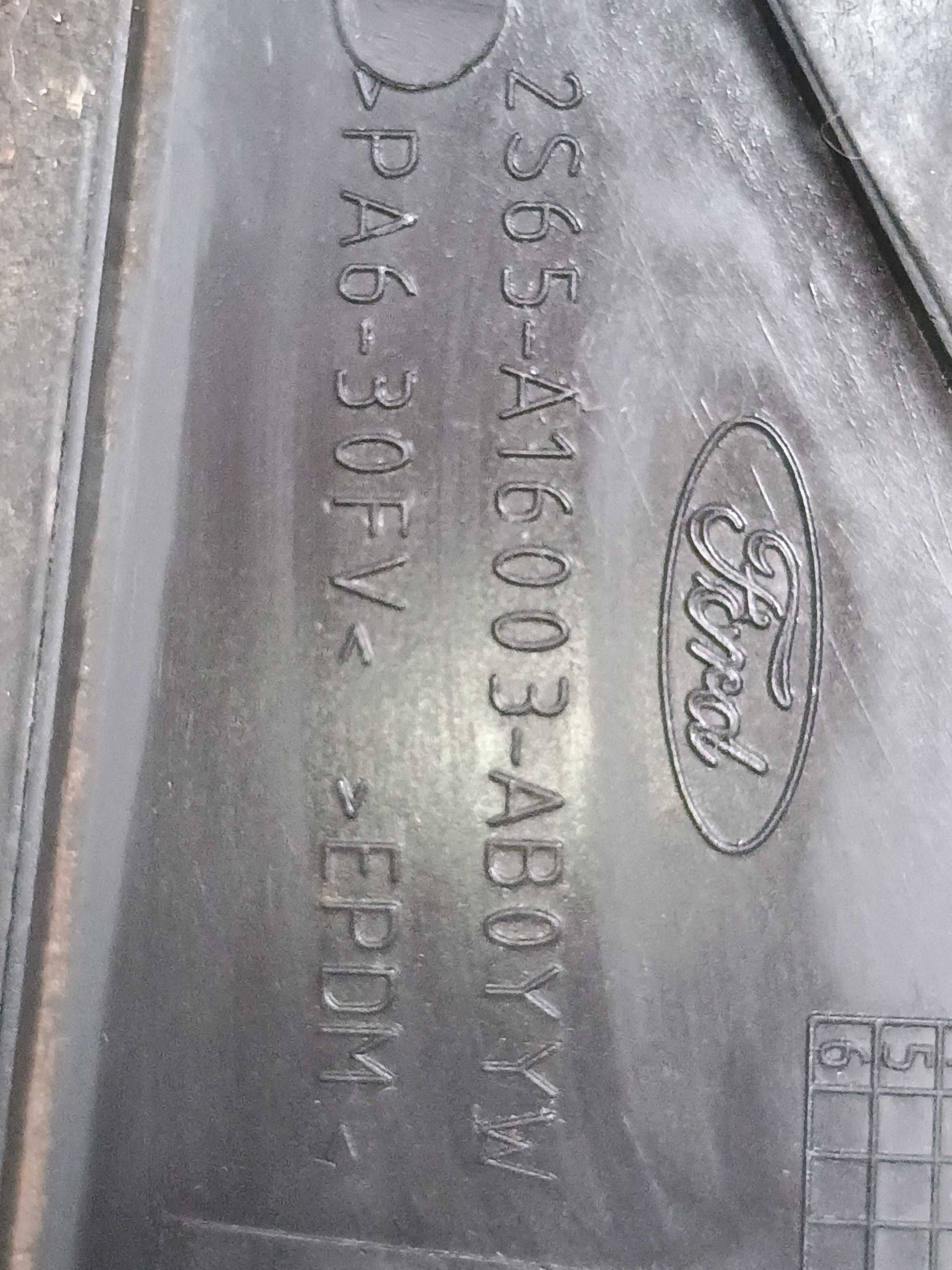 Moldura Retrovisor Direito Ford Fiesta 1.0 2008 3