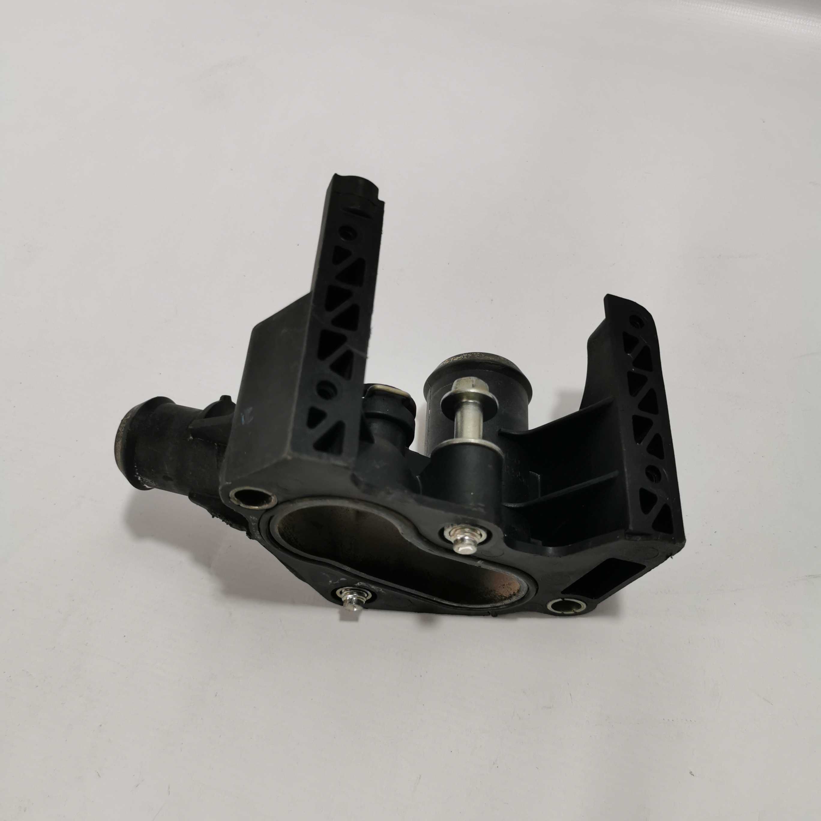 Carcaça Válvula Termostática Ford Ka Se F3b58k556 2