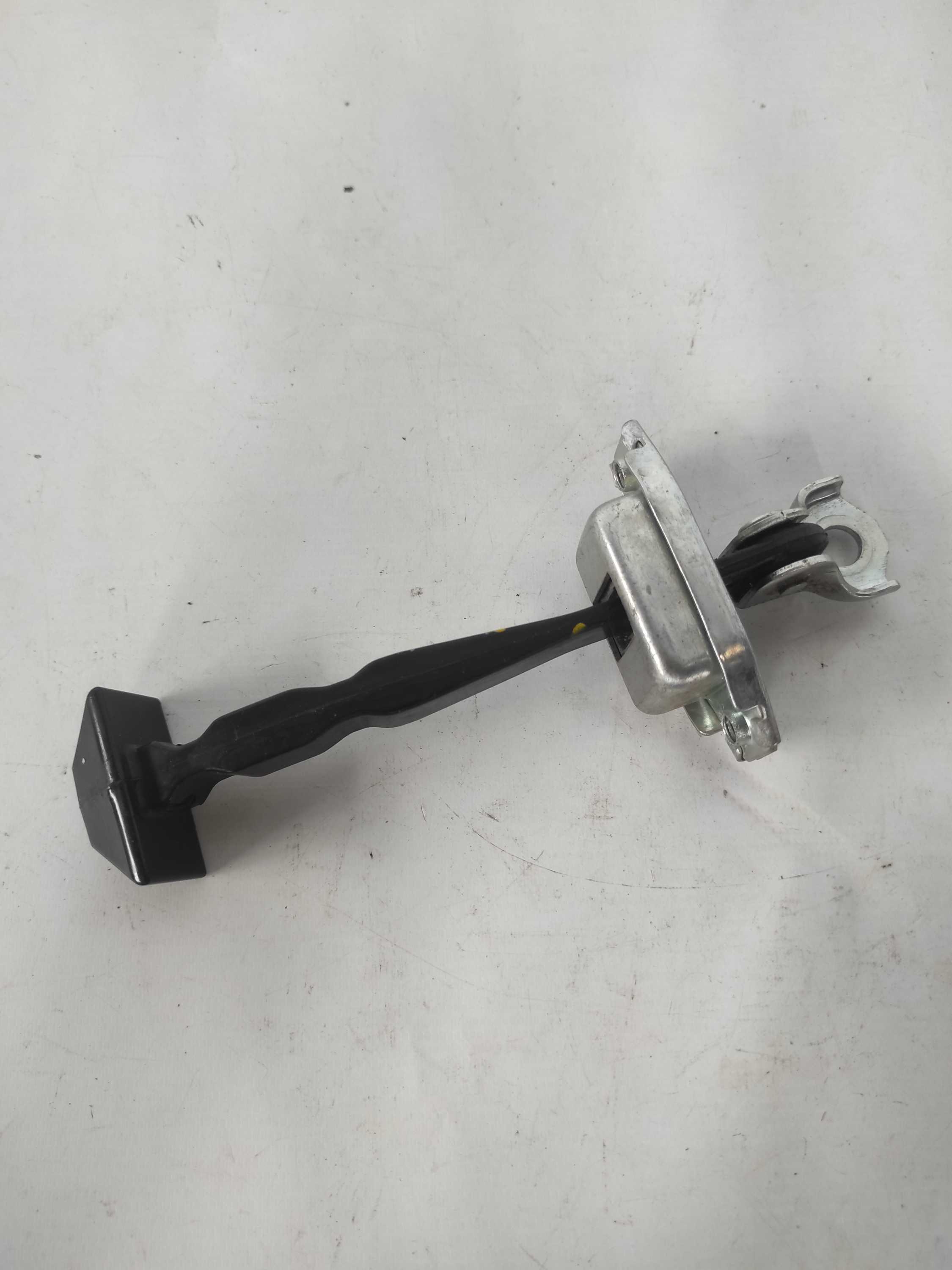 Limitador De Porta Traseira Esquerda Nissan Versa 2019 3