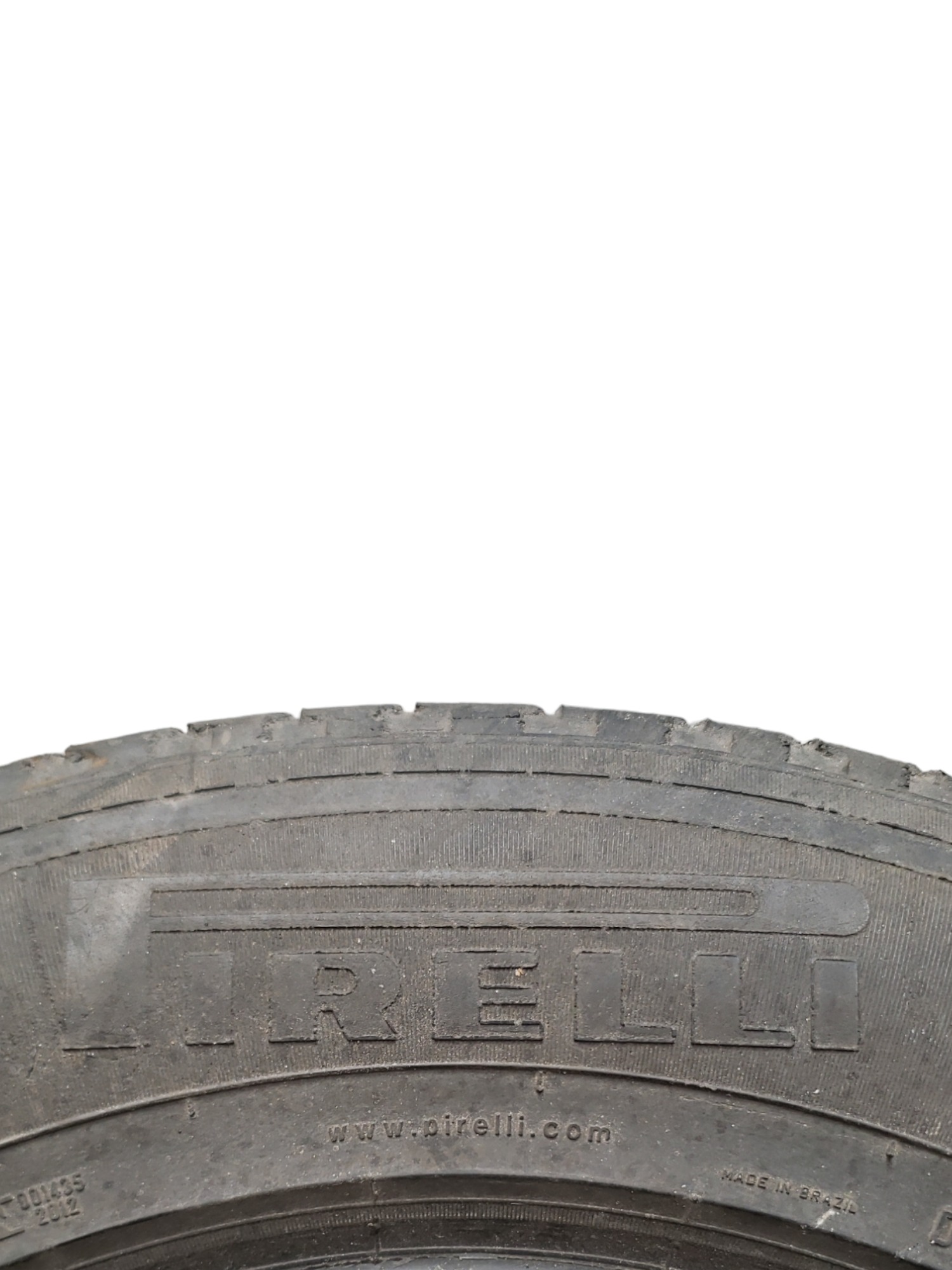 Pneu Usado 215 65 R16 Pirelli A1 4