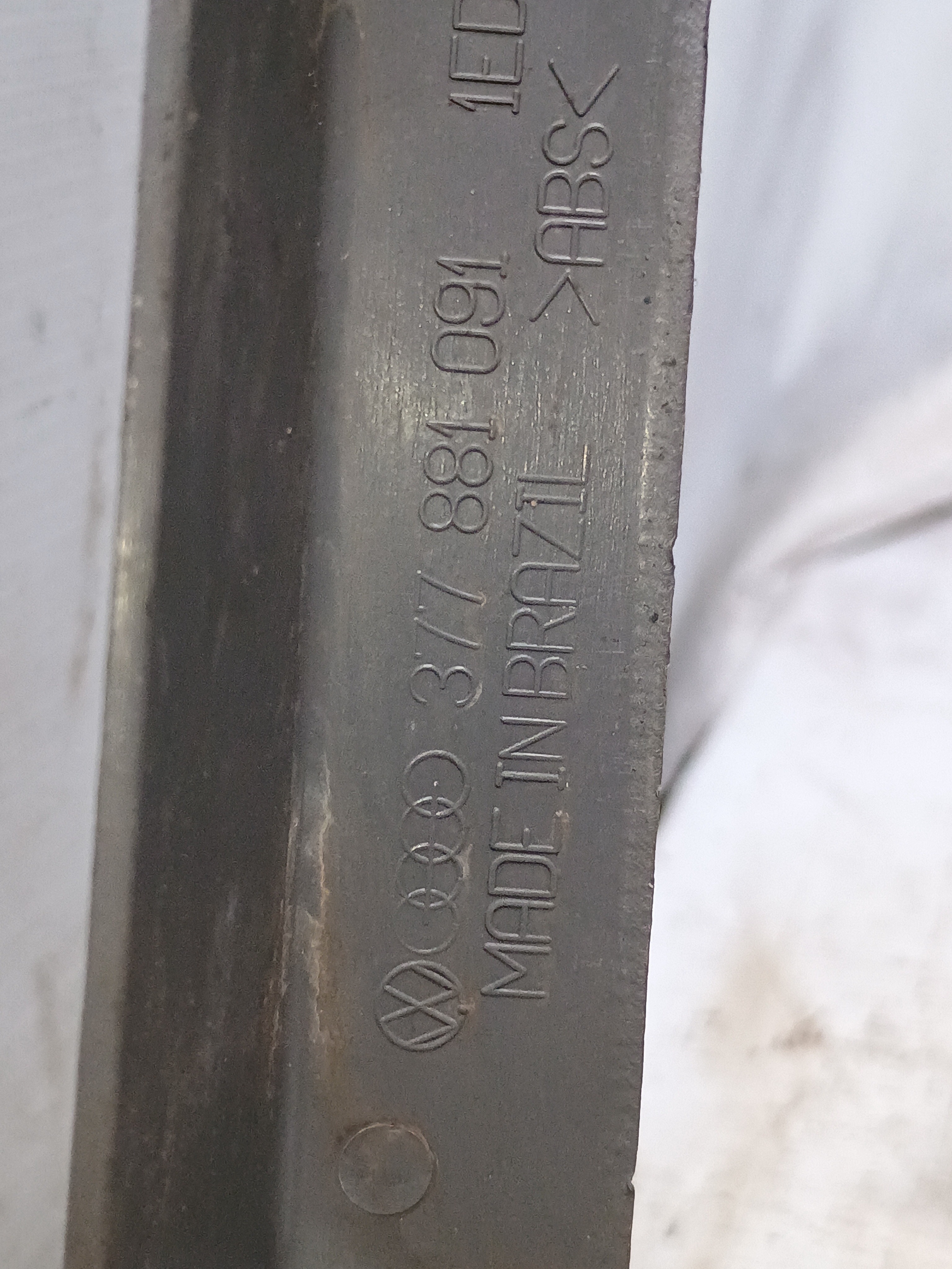 Moldura Painel Dianteiro Esquerdo Vw Gol 2005 377881091 3