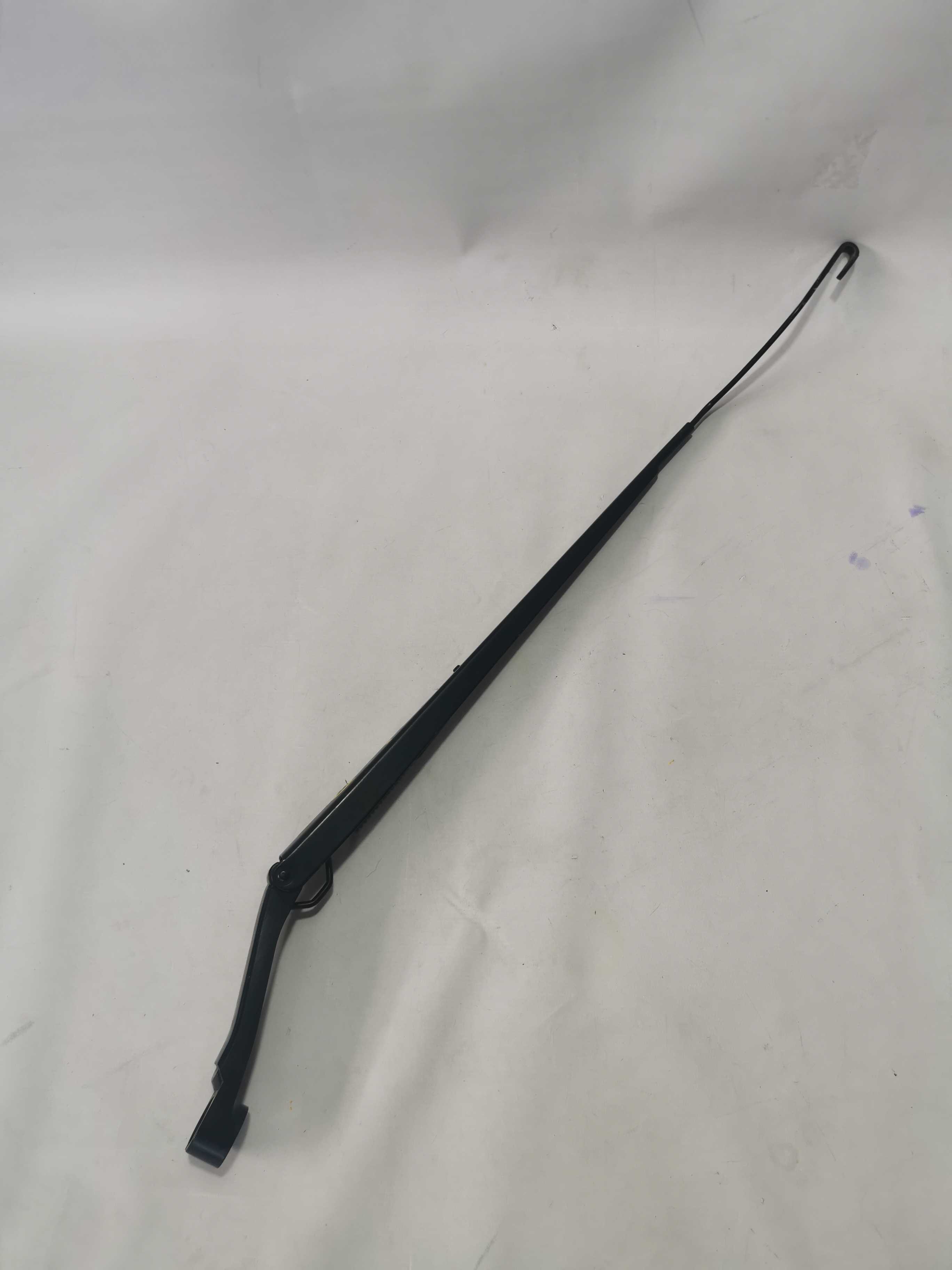 Braço Do Limpador Direito Nissan Versa J426e41 2