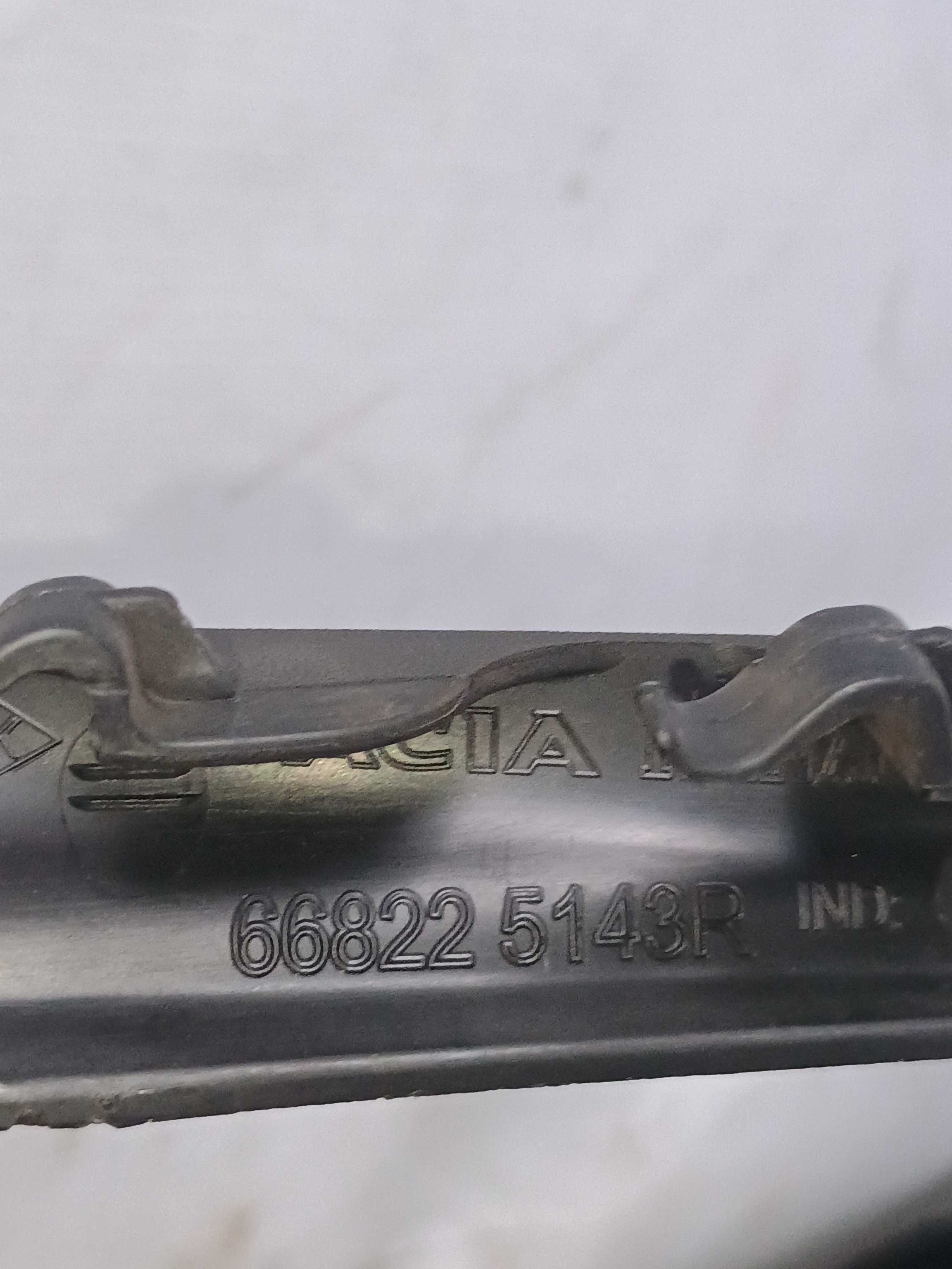 Moldura Esquerda Churrasqueira Renault Sandero 2015 3
