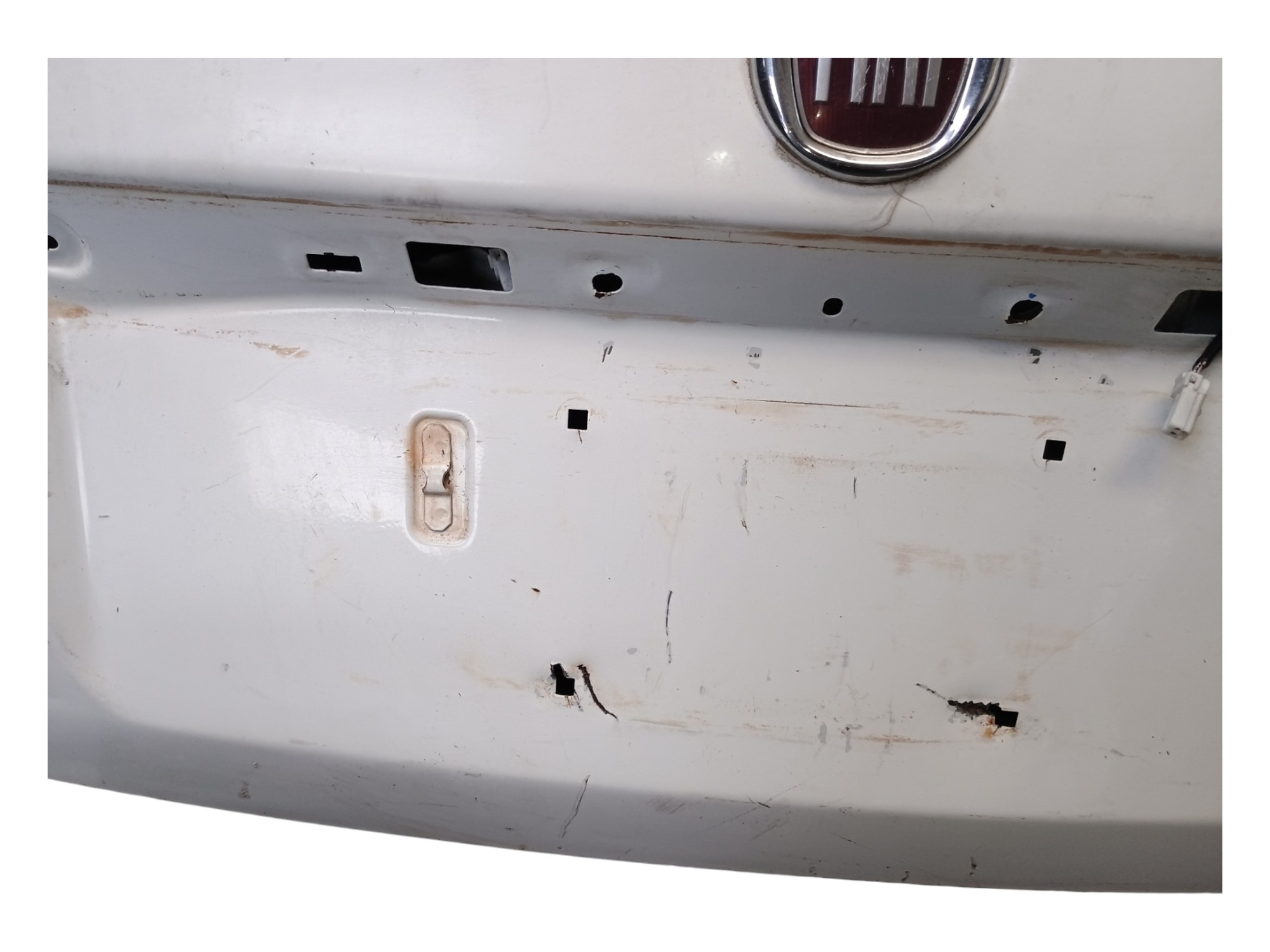 Tampa Traseira Fiat Palio Fire 2011 Com Detalhes 5