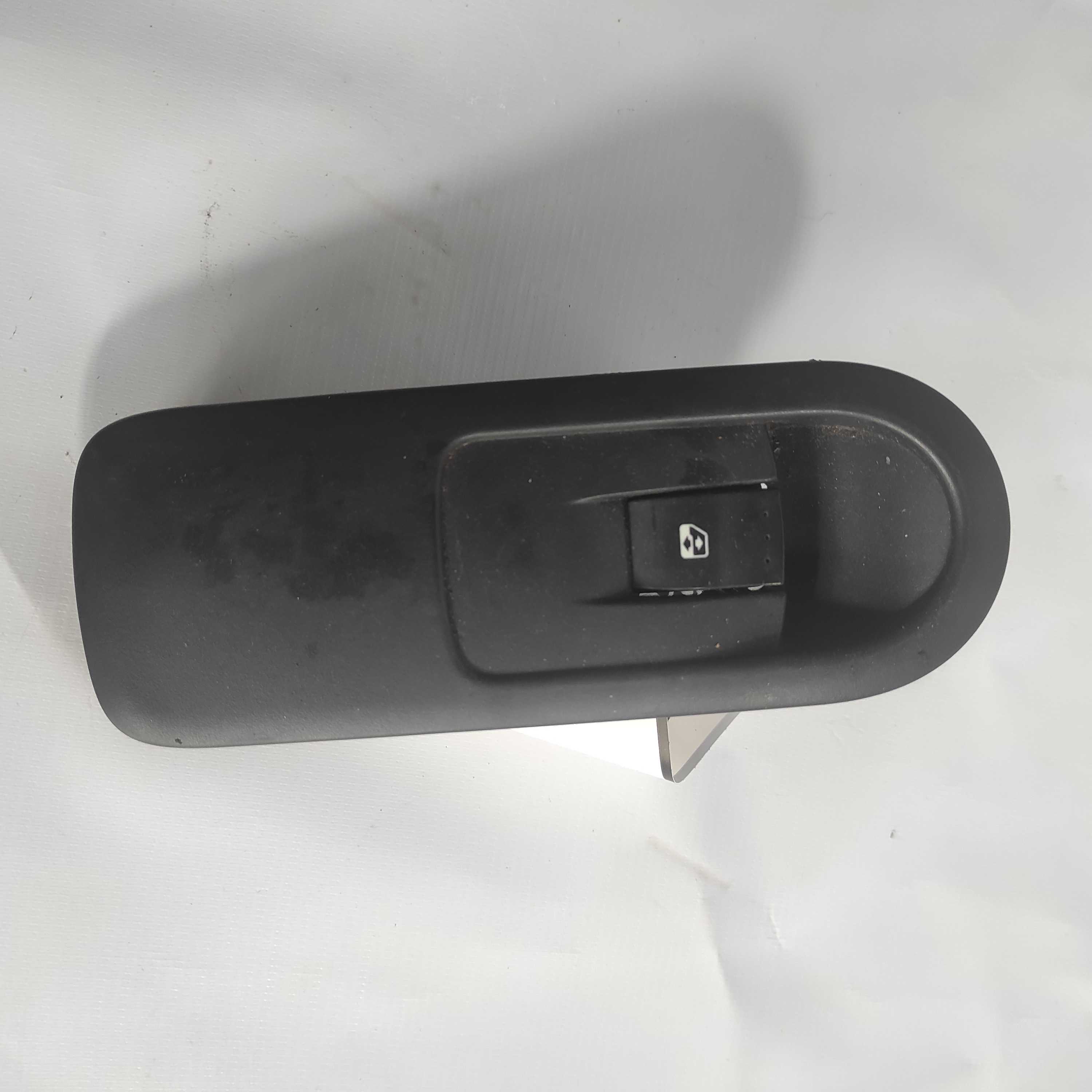 Botão Vidro Elétrico Dianteiro Direito Sandero 156013740 1