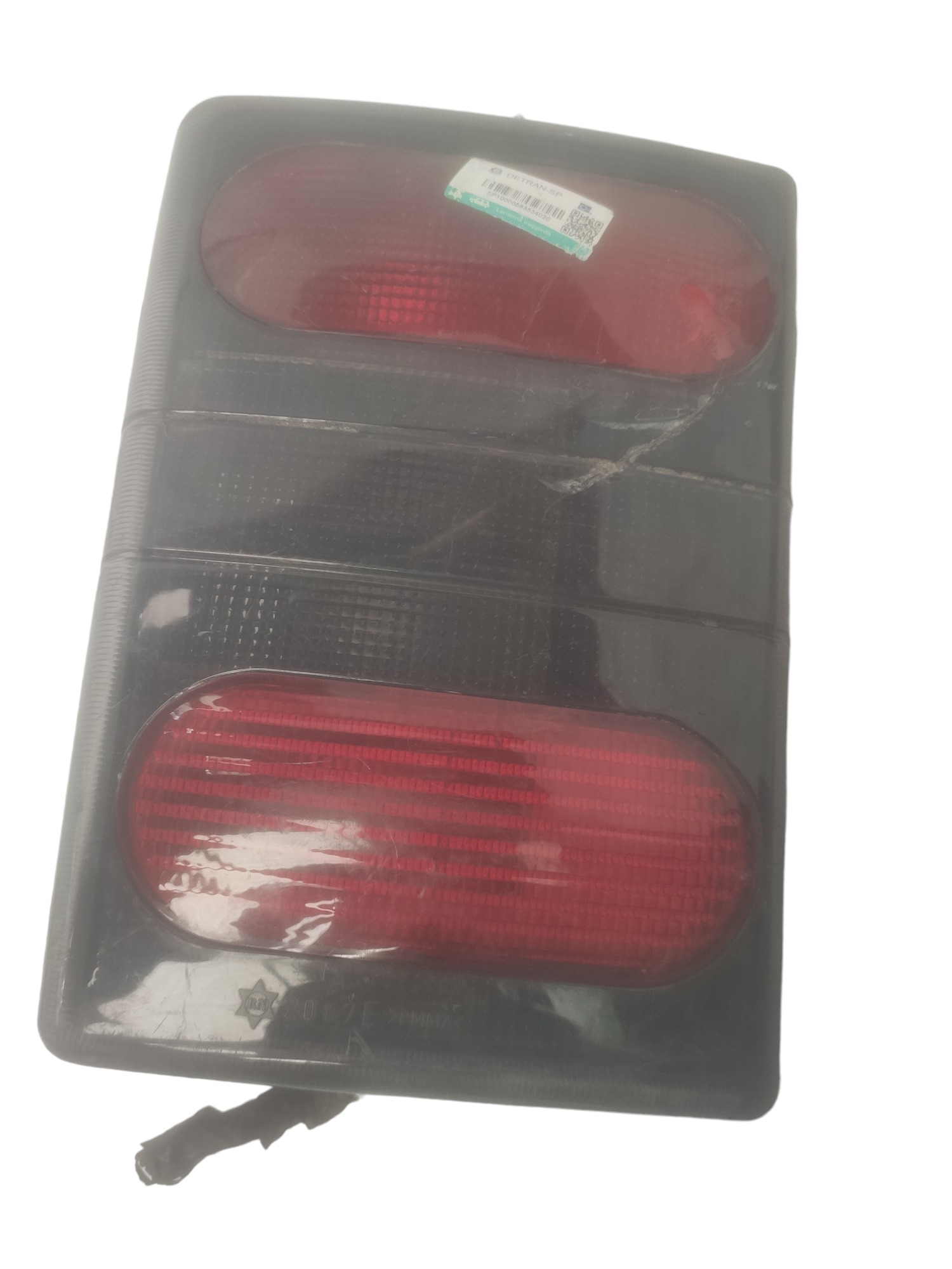 Lanterna esquerda Renault Trafic 1997 com detalhe 2