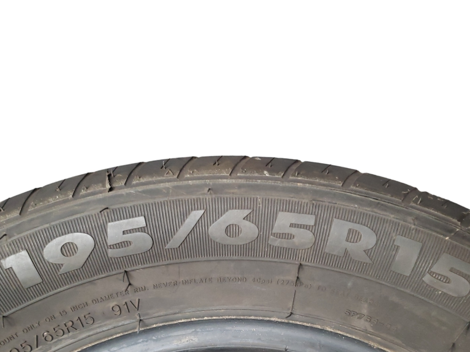 Pneu Usado 195 65 R15 Aplus A1 3