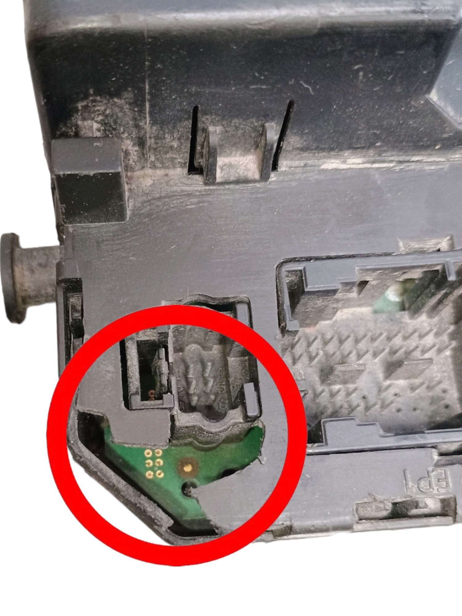 Caixa De Fusíveis Peugeot 307 2.0 2015 Com Detalhe 2