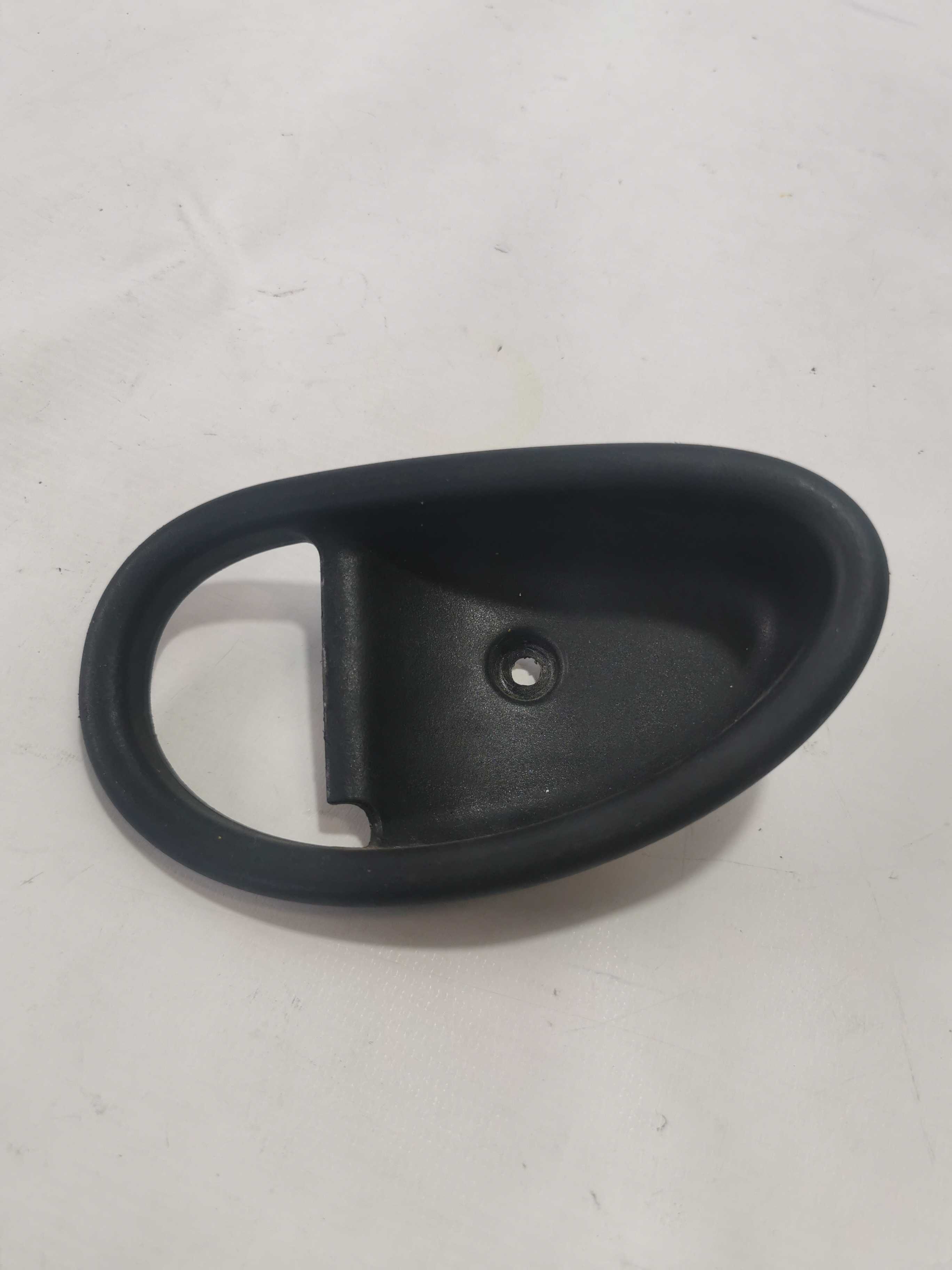 Moldura Maçaneta Interna Nissan Versa 2019 1