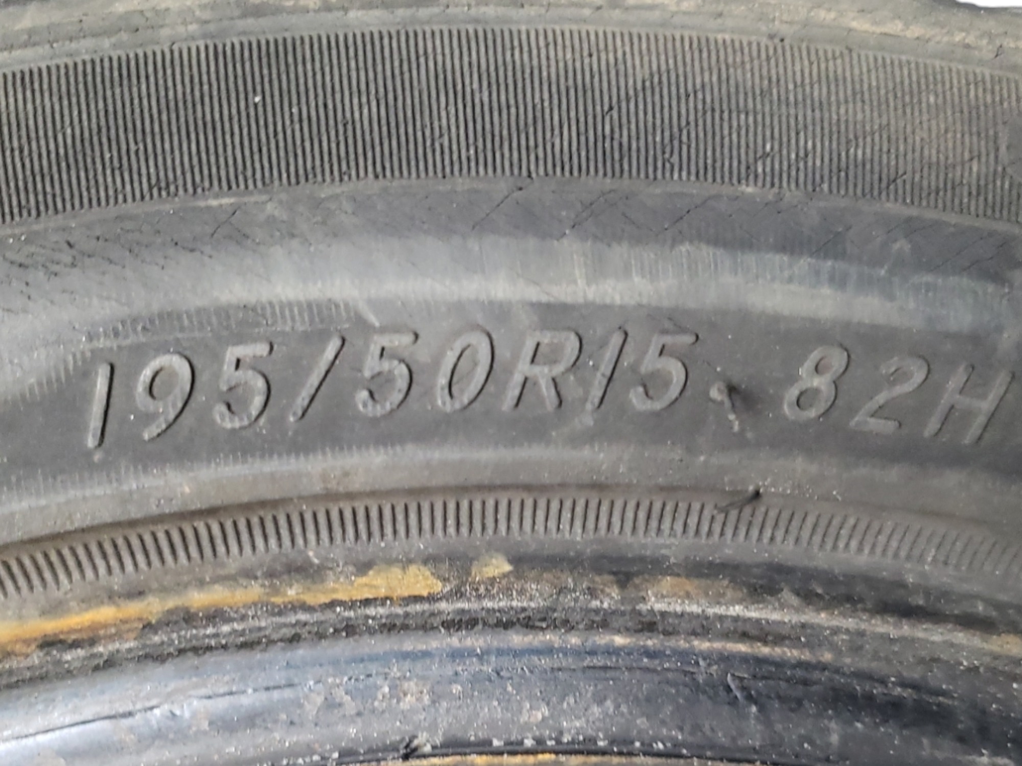 Pneu Usado 195 50 R15 Constancy 5