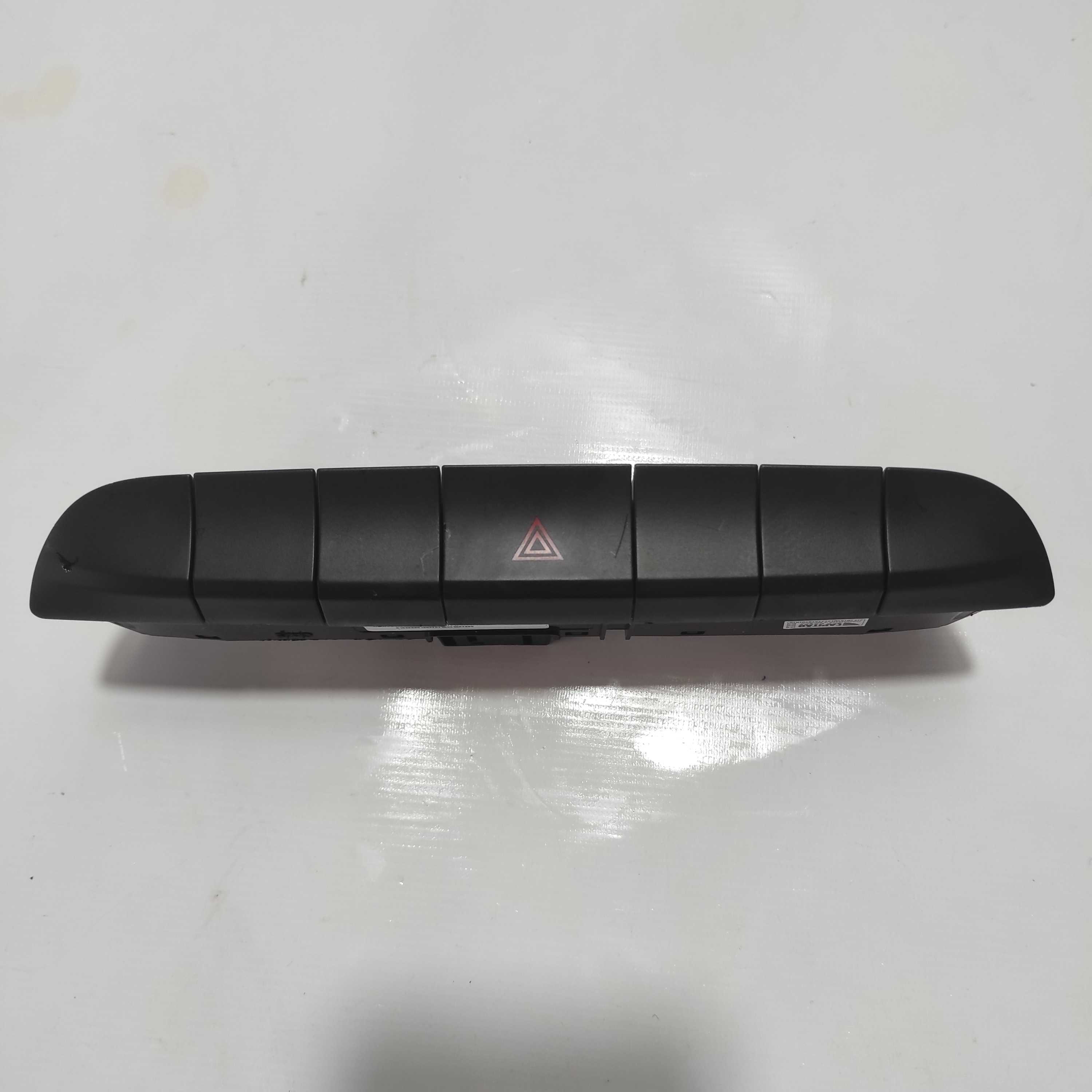 Botão Pisca Alerta Fiat Mobi Like 10130931 – Preto Preto 3