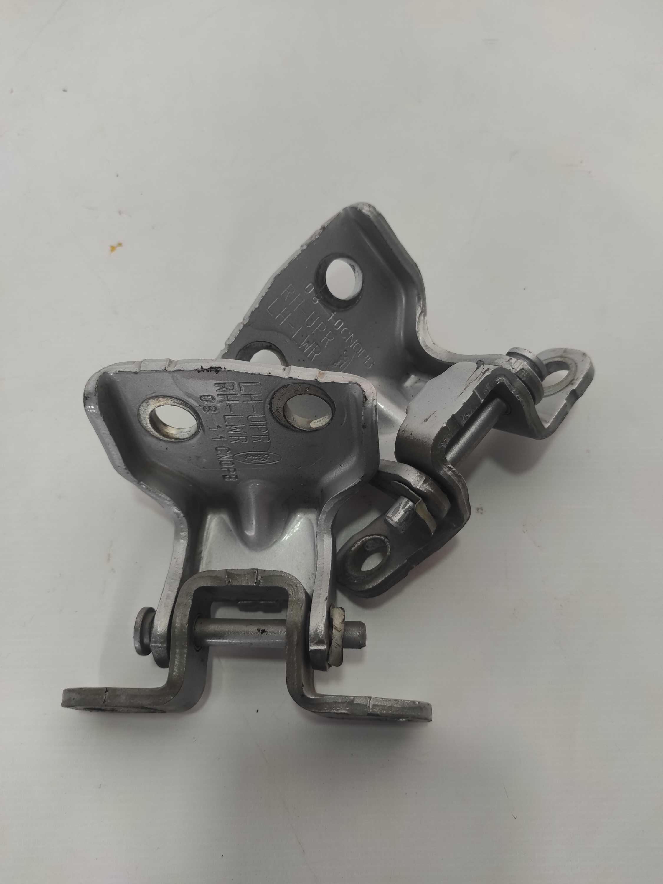 Dobradiça Da Porta Traseira Esquerda Ford Ecosport 2009