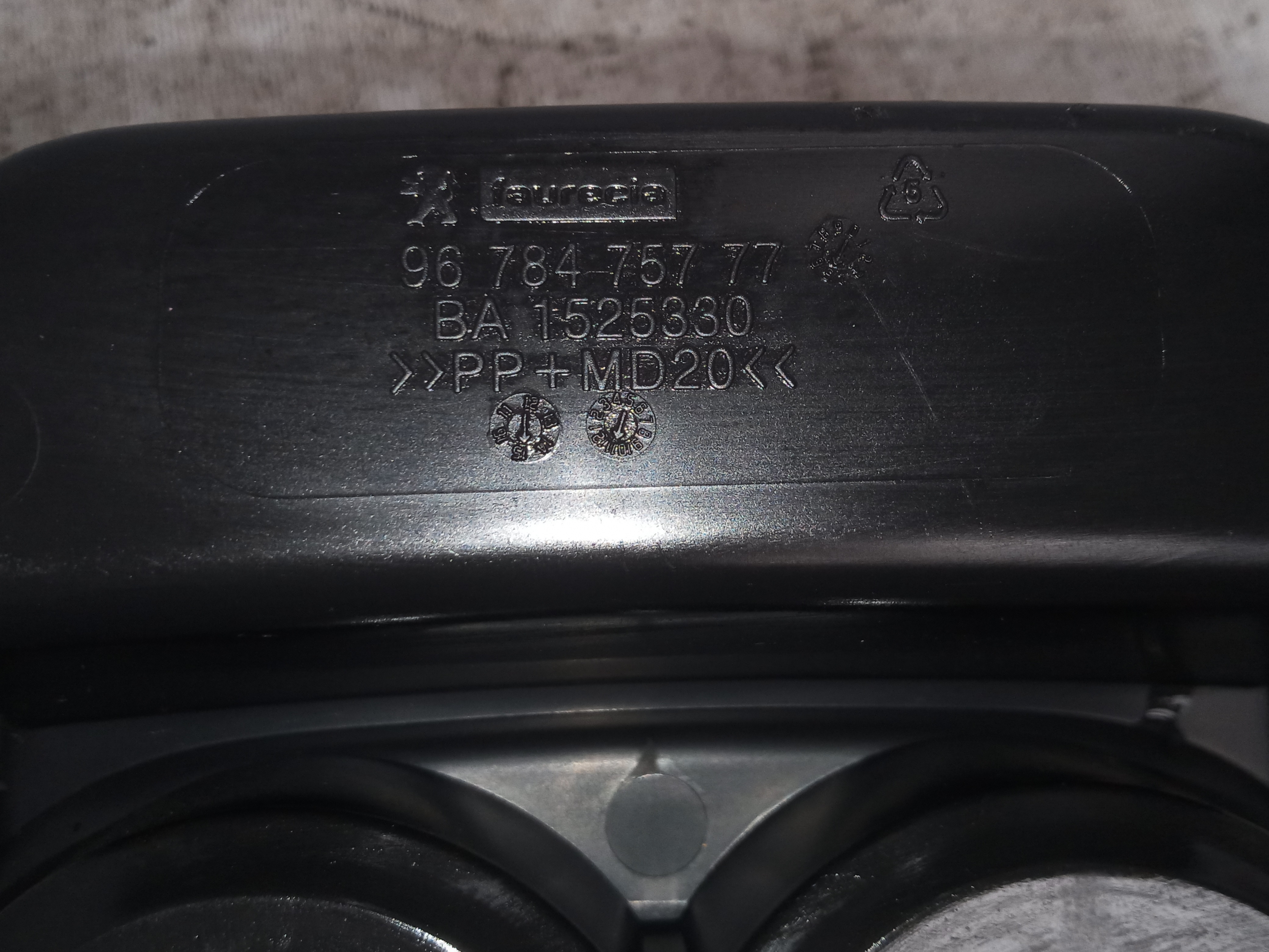 Porta Copos Console Central Peugeot 208 Griffe 1.6 16v 2017 3