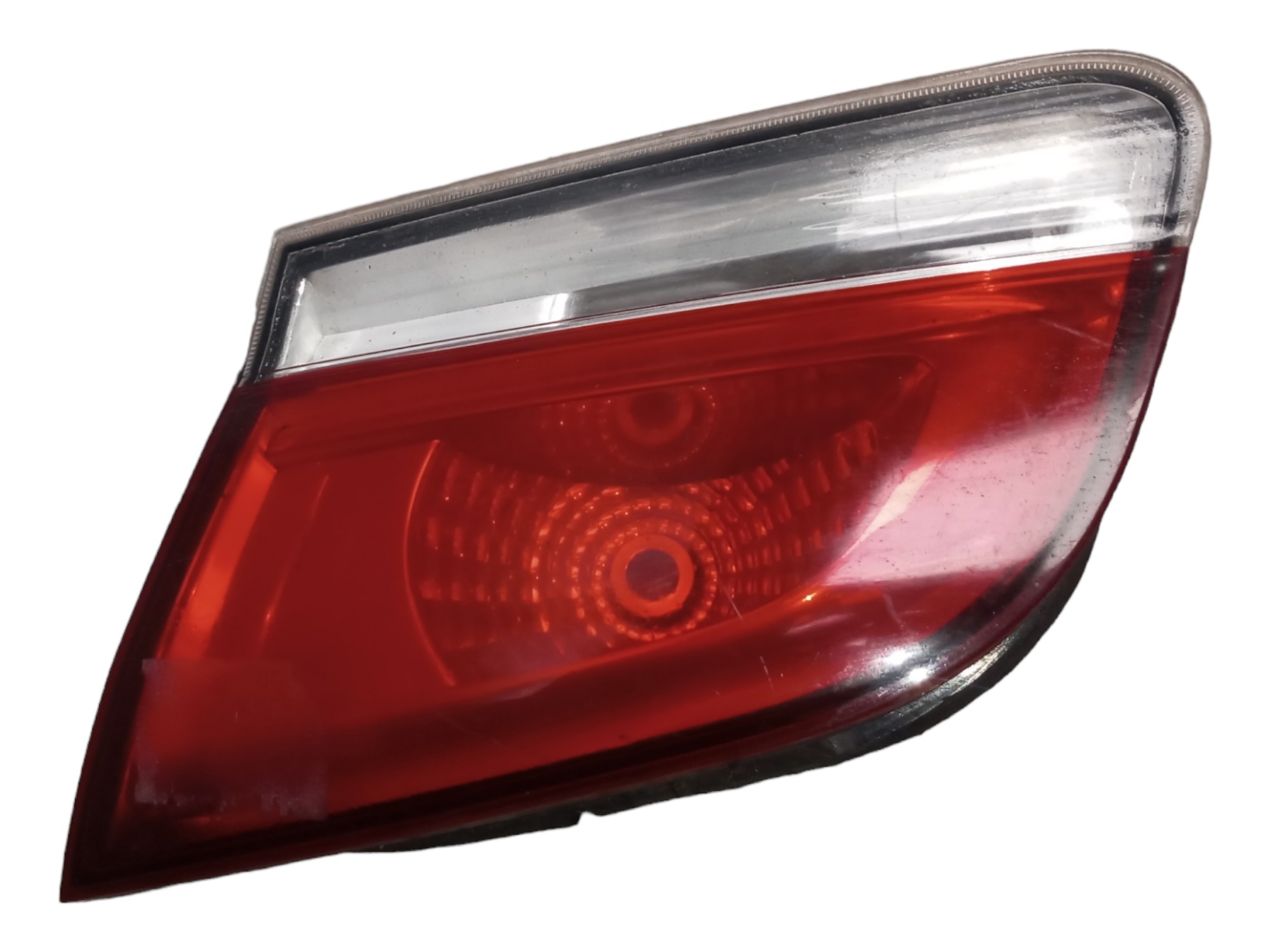 Lanterna Tampa Traseira Direito Fiat Siena 1.4 2015 Detalhe 3