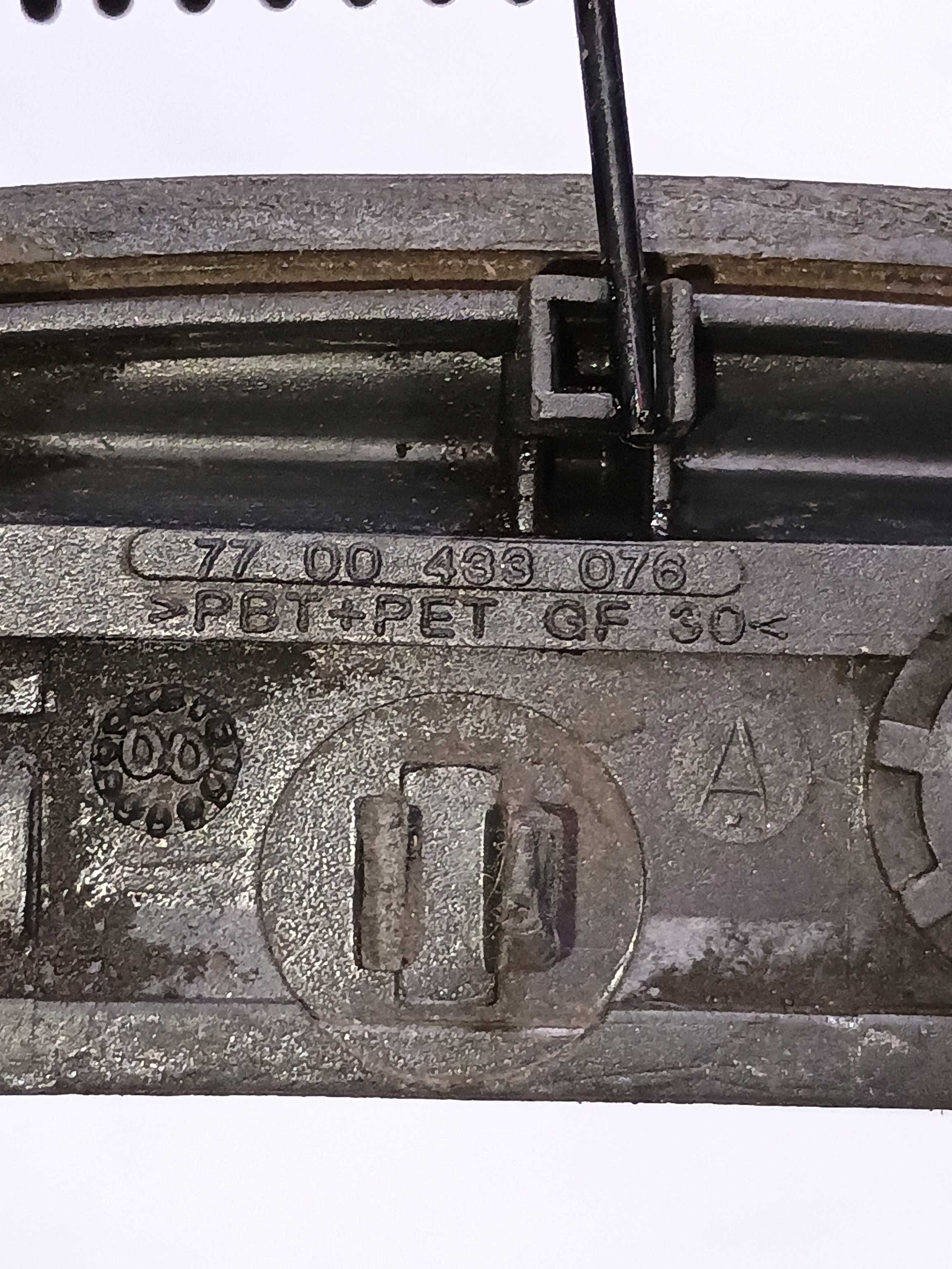 Maçaneta Externa Porta Diant Dir Renault Clio 2001 Detalhes 7