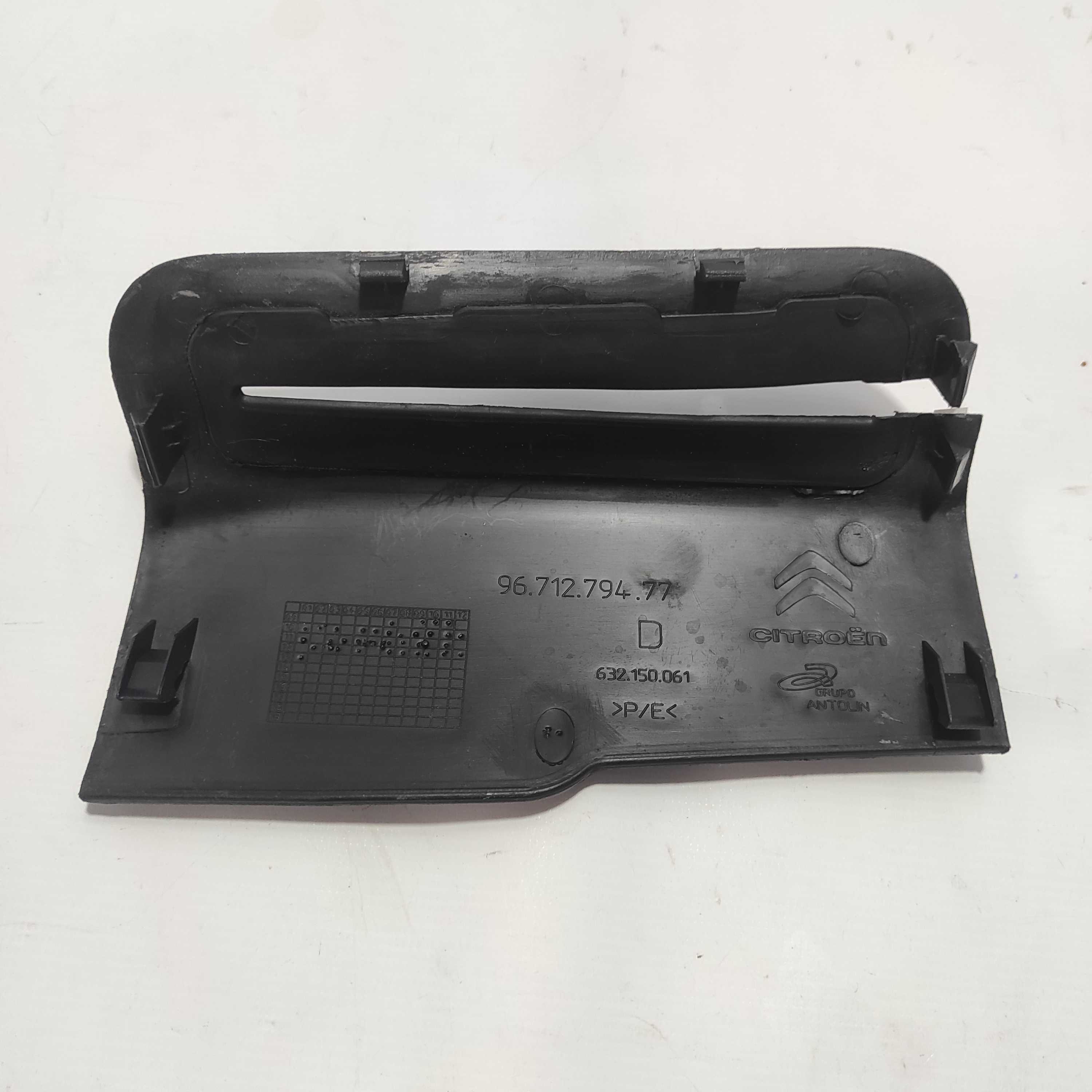 Acabamento Cinto Traseiro Citroen C3 Picasso 9671279477 1
