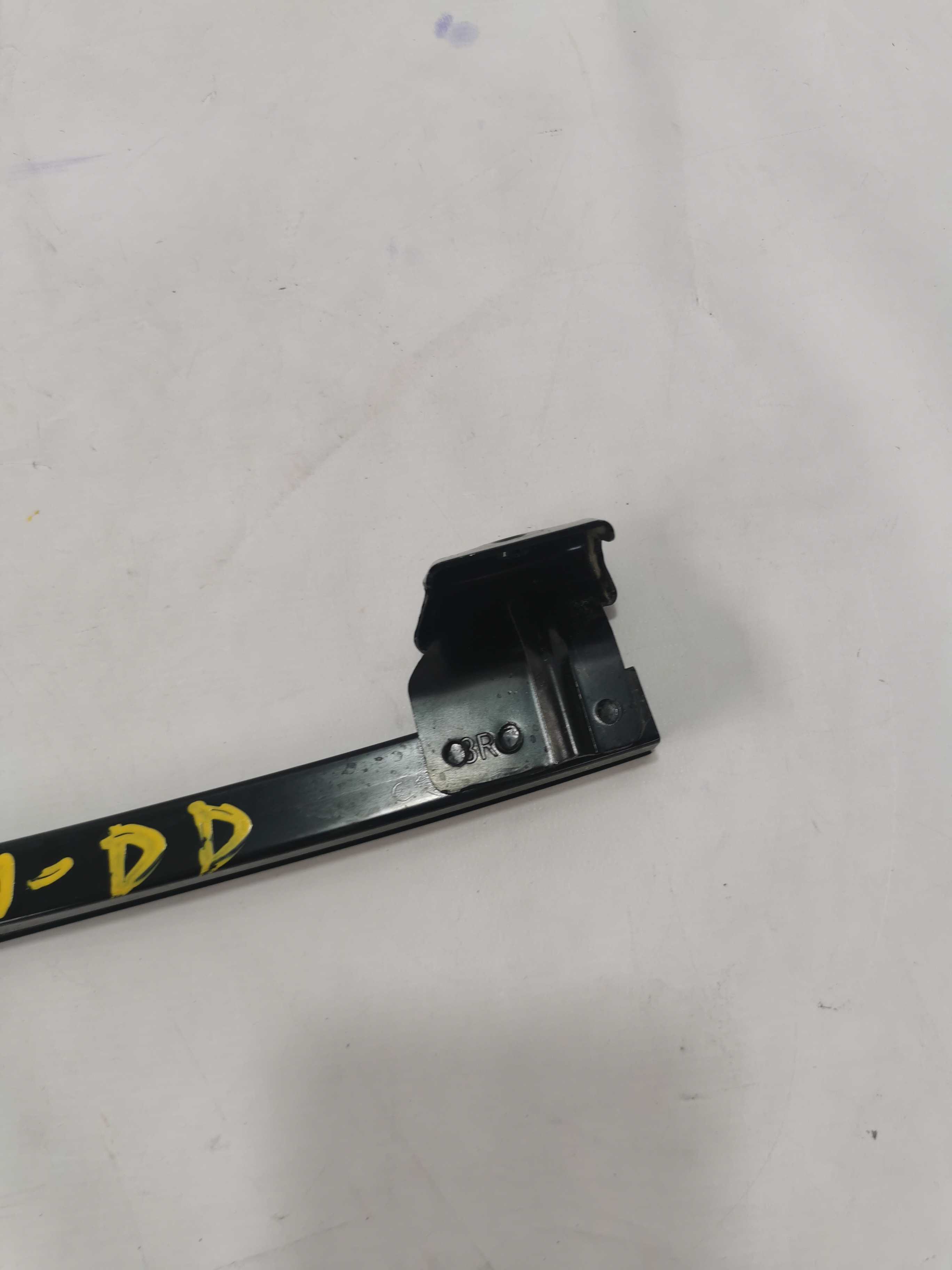 Canaleta Dianteira Direita Nissan Versa 2019 3