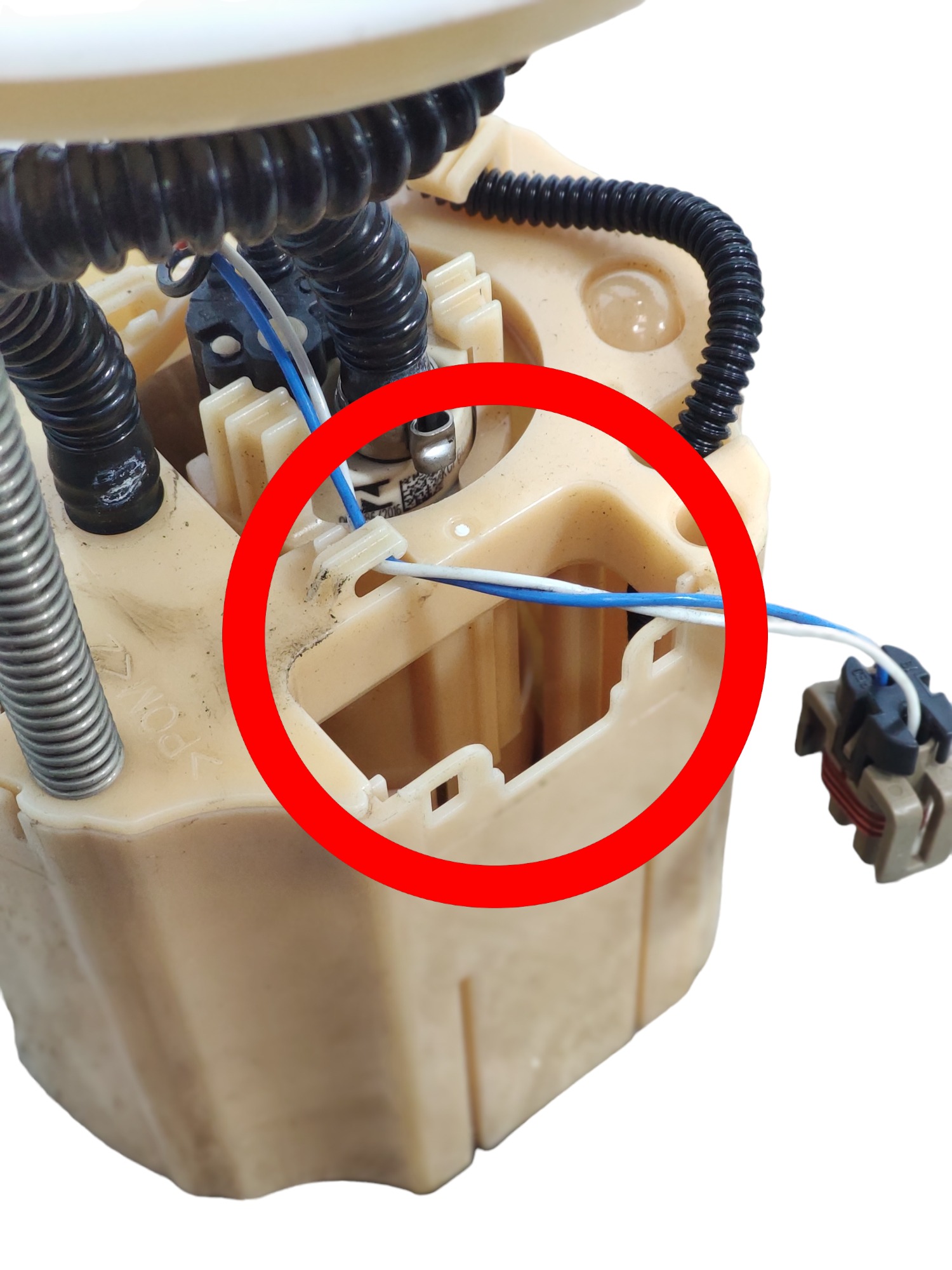 Bomba De Combustível Gm Spin 2014 13594720 Com Detalhe 3