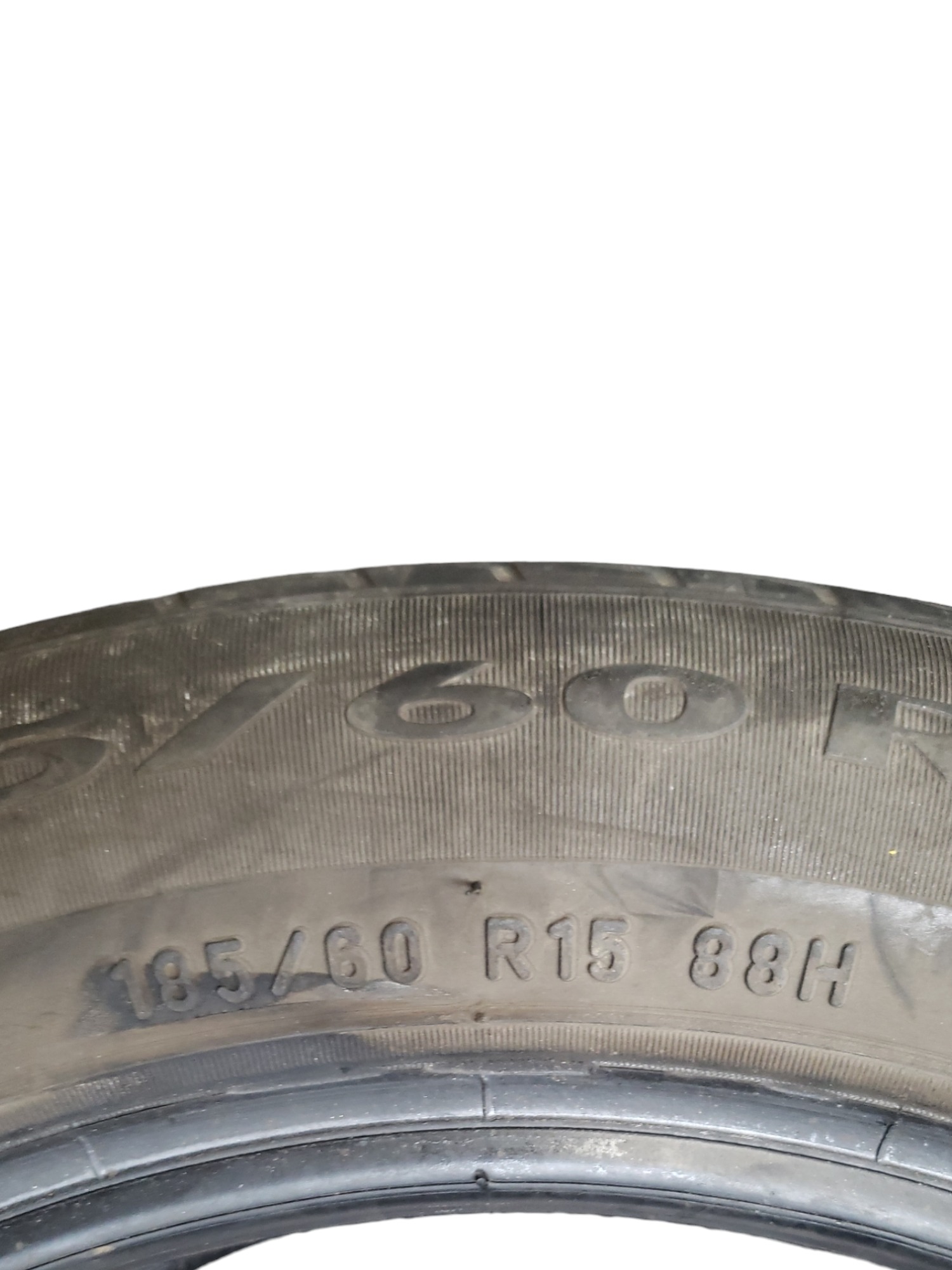 Pneu Usado 185 60 R15 Pirelli A1 5
