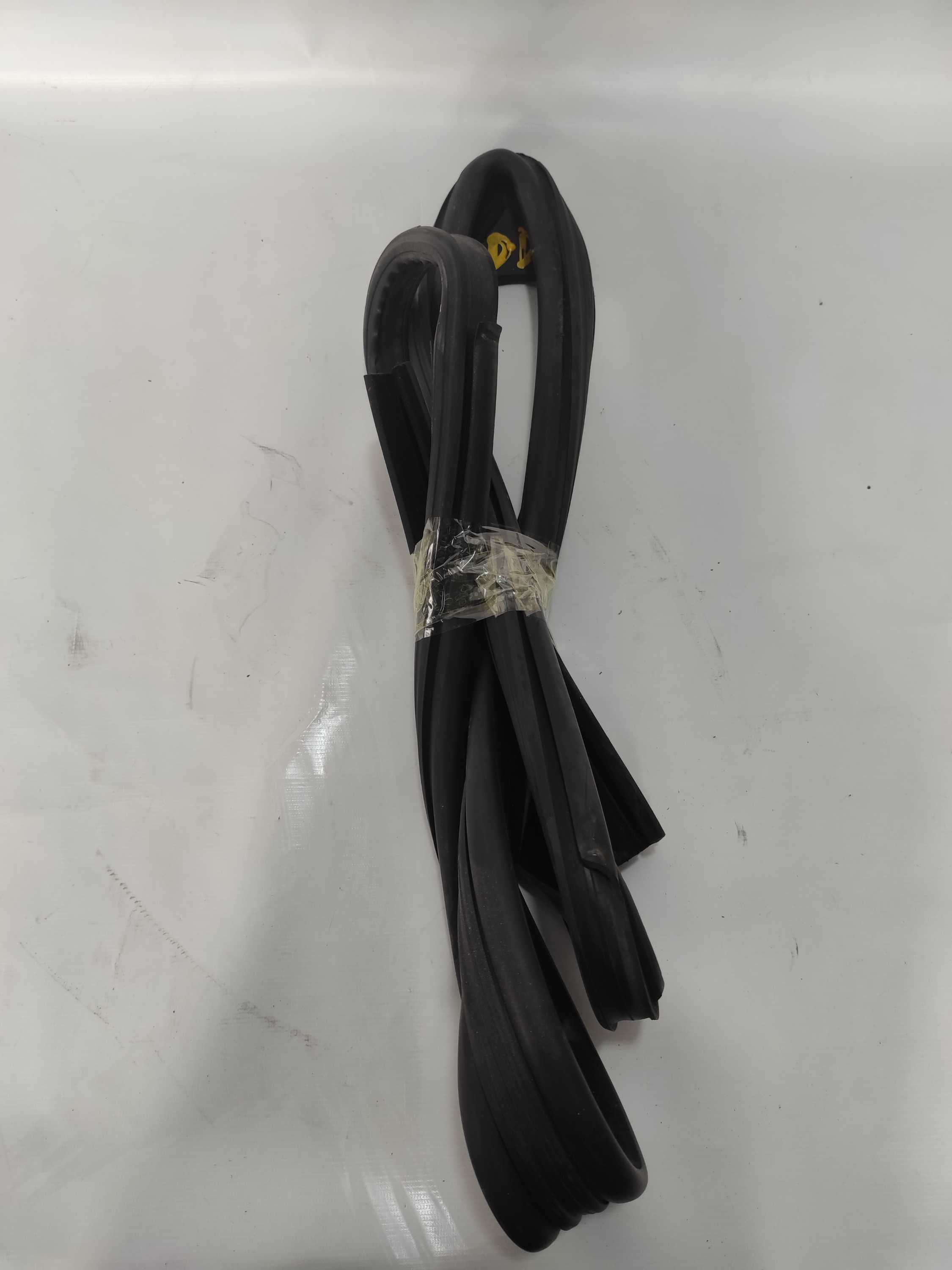 Borracha Da Porta Dianteira Direita Sandero Stepway 2013