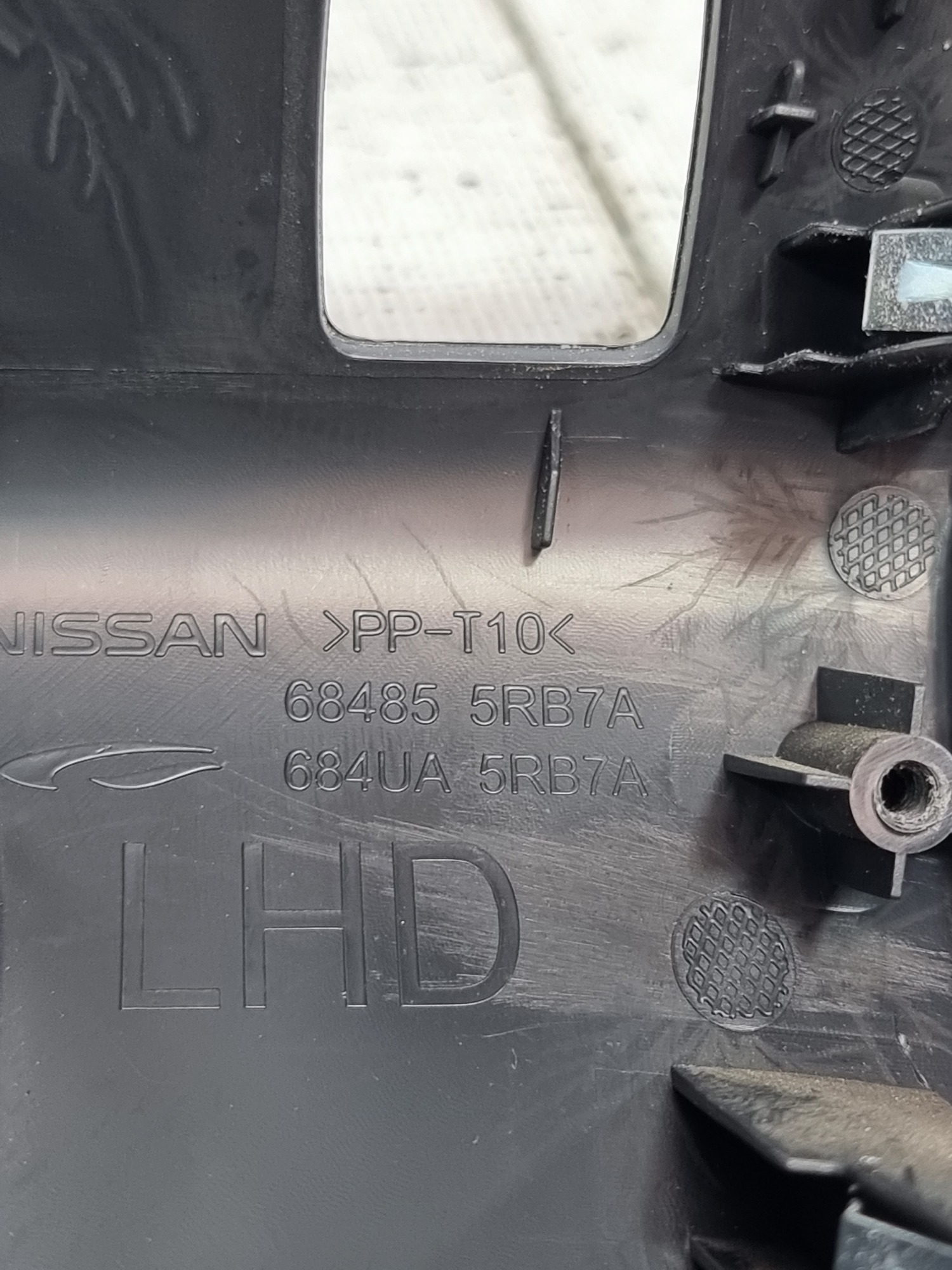 Moldura Painel Nissan Kicks 2017 684855r7a 3