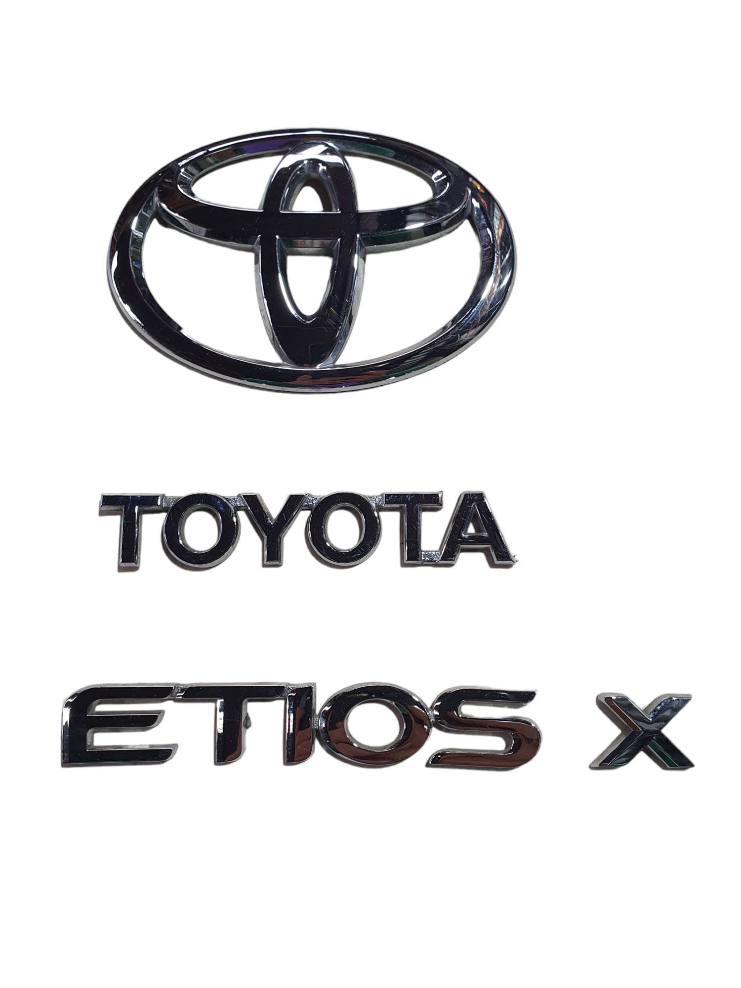 Emblemas Da Tampa Traseira Toyota Etios X 2018