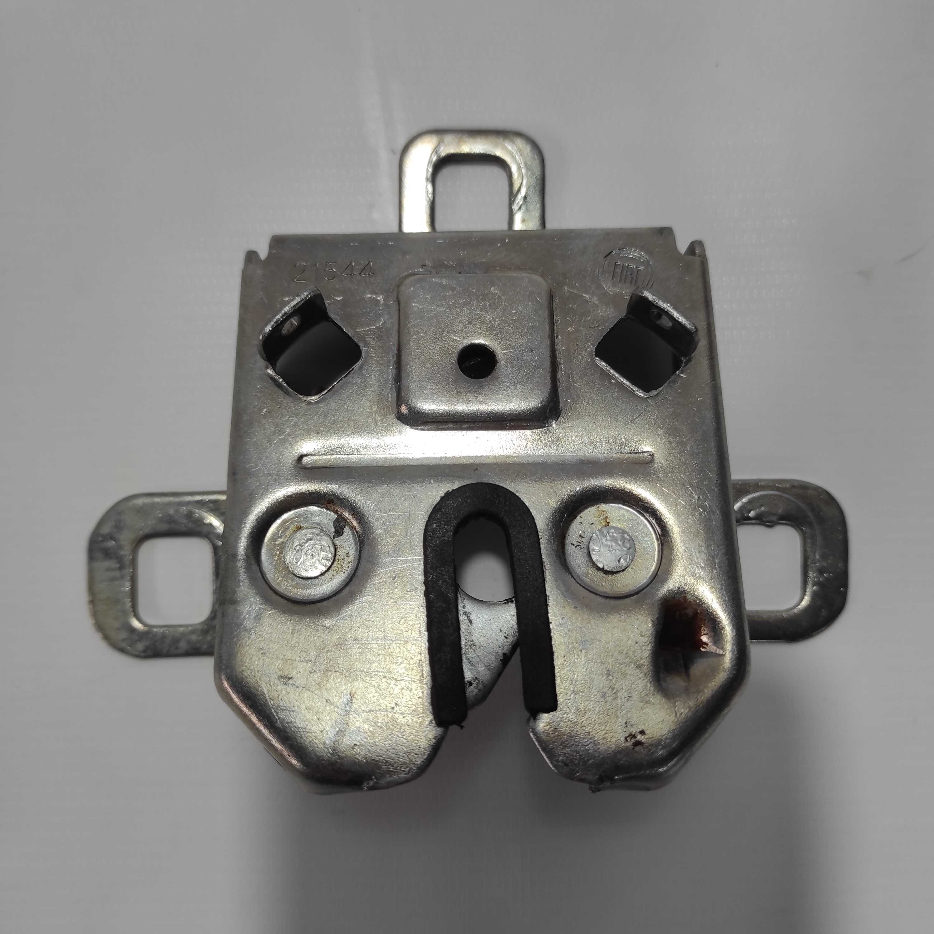 Fechadura Da Tampa Traseira Fiat Mobi Like 21544 2
