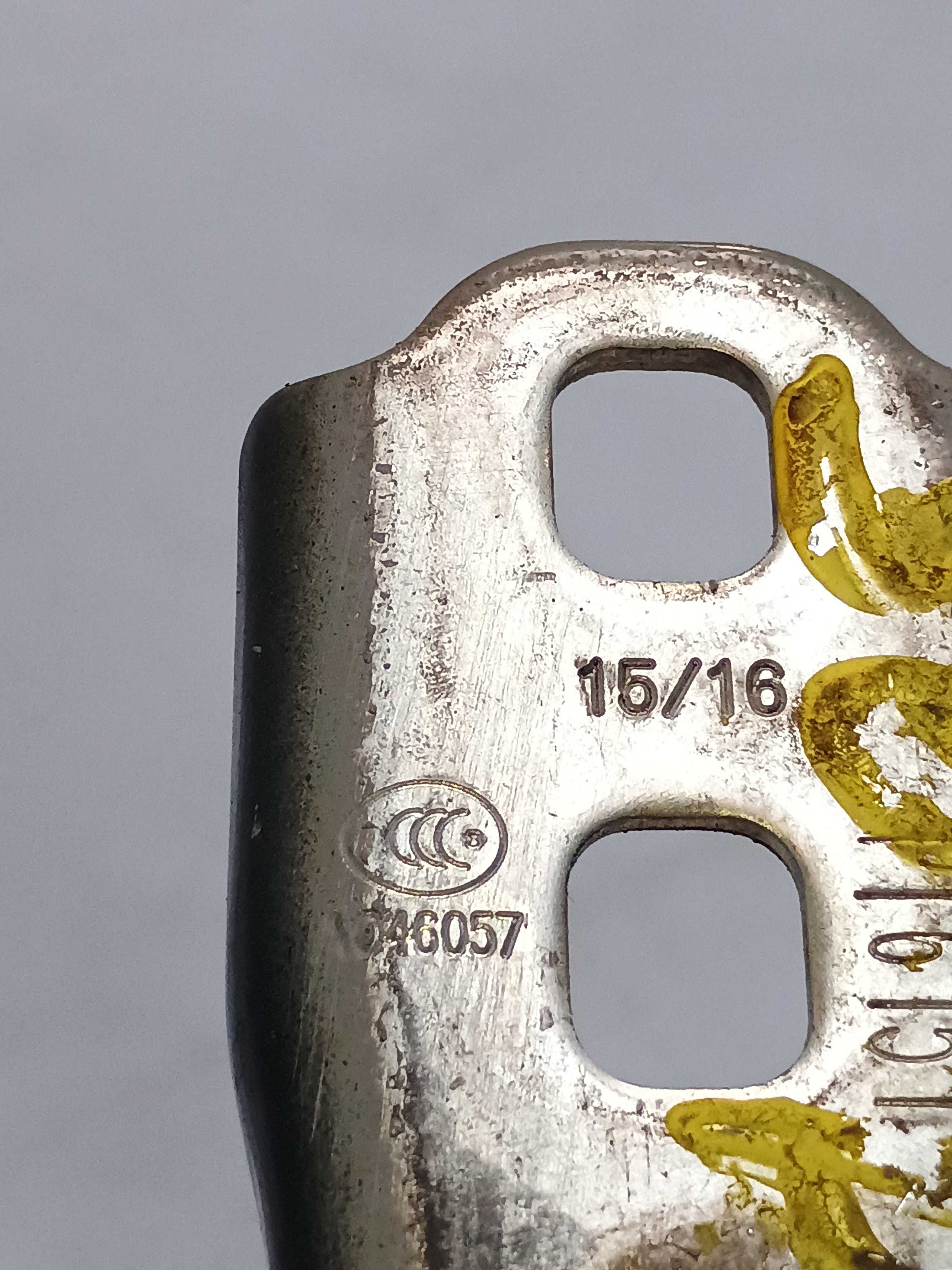 Dobradiça Superior Porta Dianteira Esquerda Gm Spin 1.8 2016 4