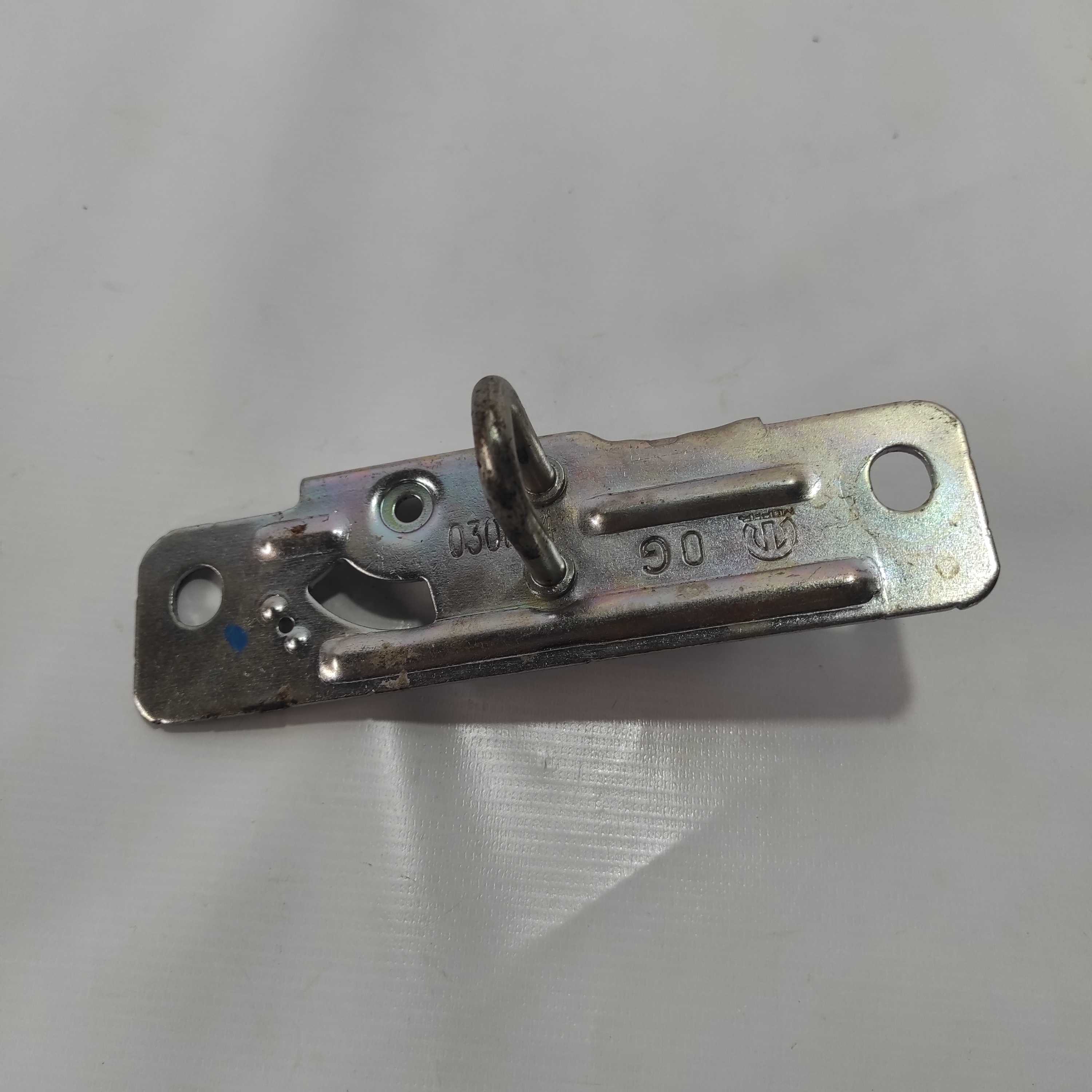 Batente Fechadura Tampa Traseira Fiat Mobi Like 030864 2